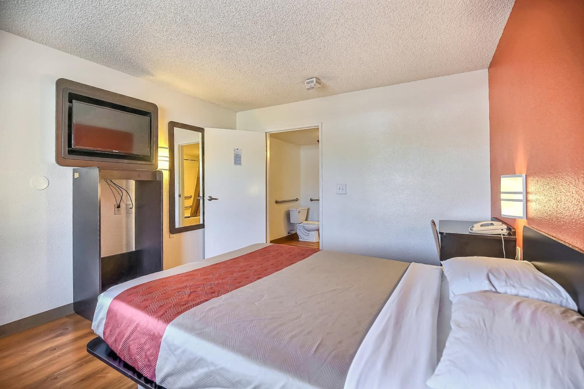 Motel 6-Oakland, CA - Embarcadero gallery photo in Oakland, CA — image 12