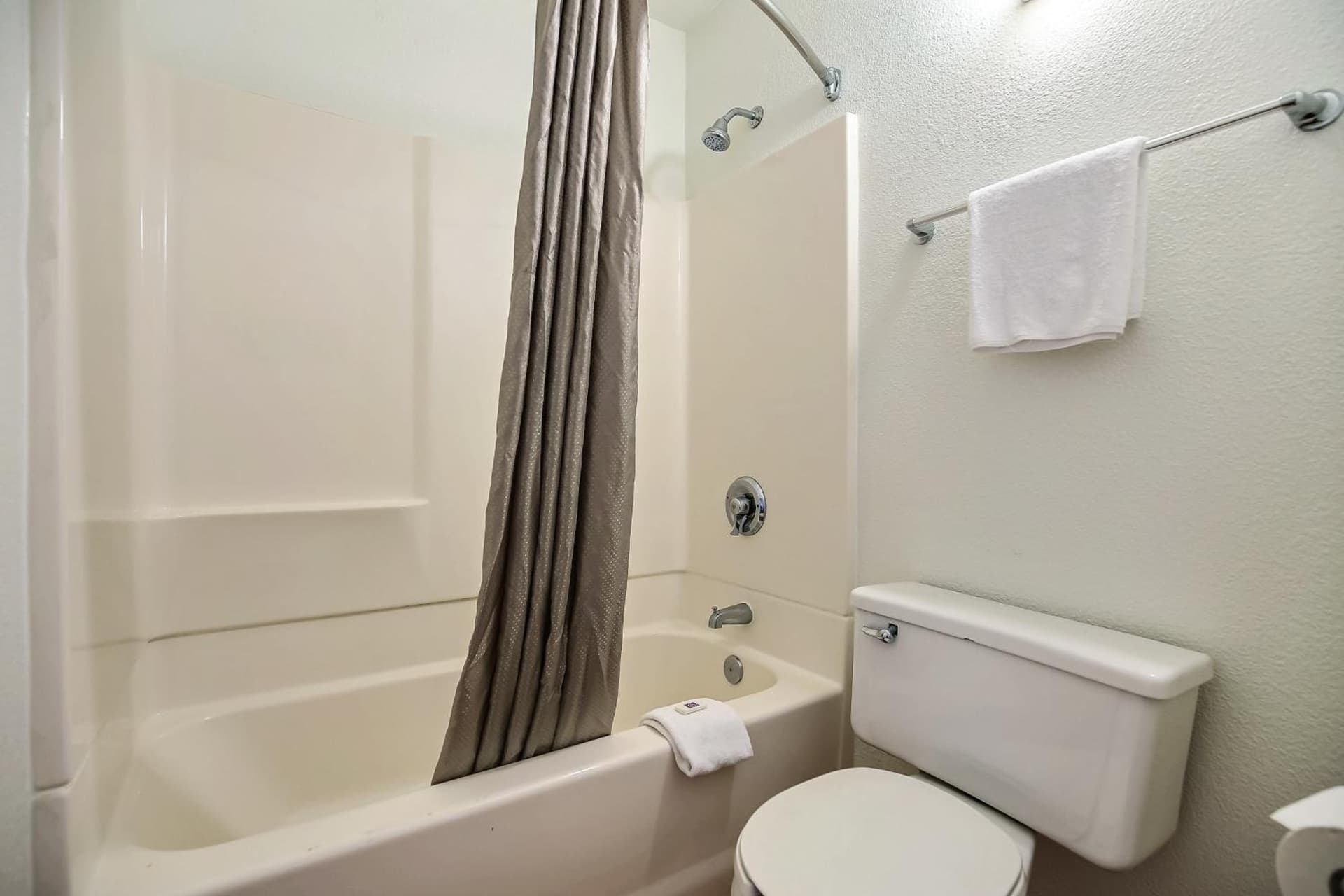 Motel 6-Oakland, CA - Embarcadero gallery photo in Oakland, CA — image 36