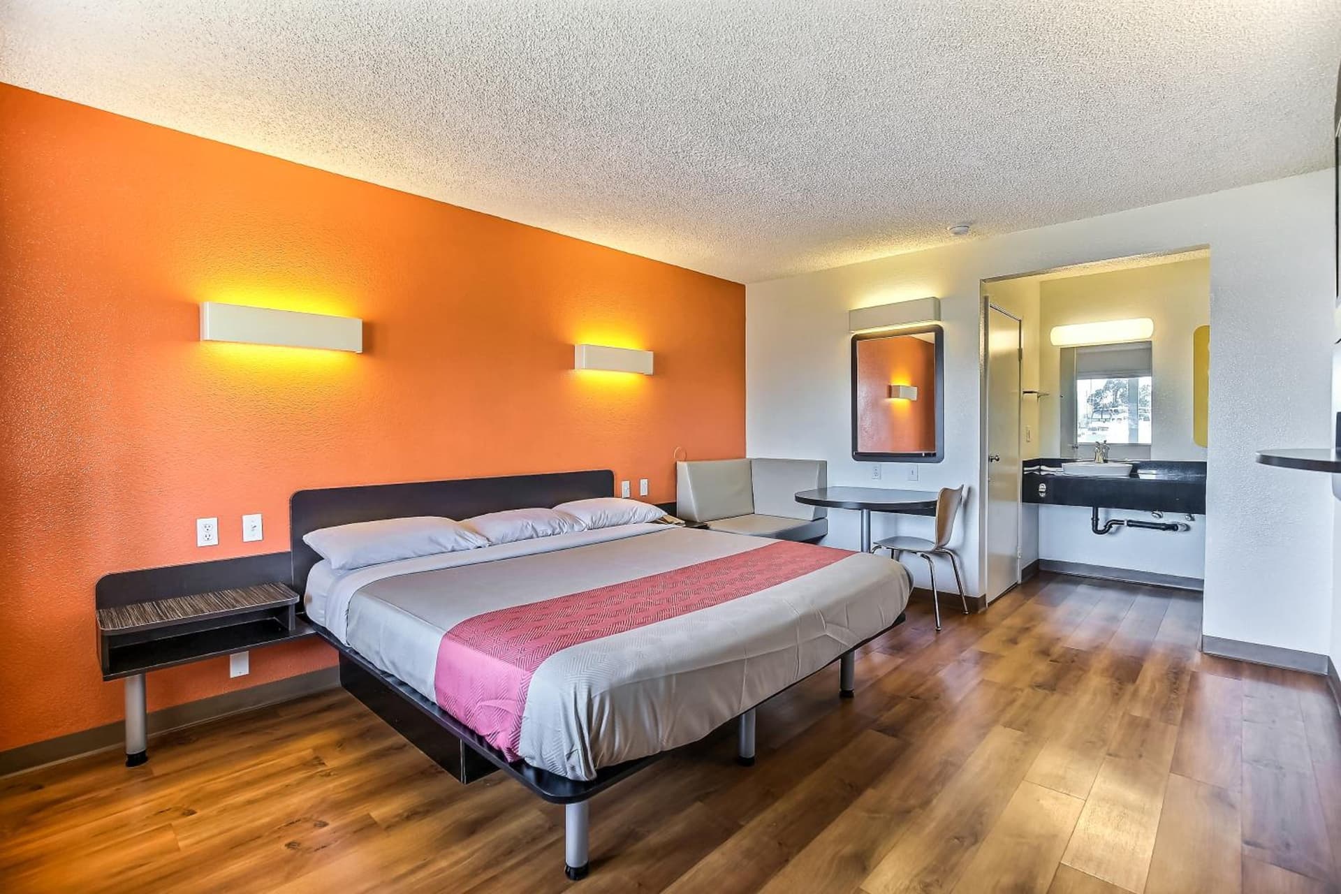 Motel 6-Oakland, CA - Embarcadero gallery photo in Oakland, CA — image 24