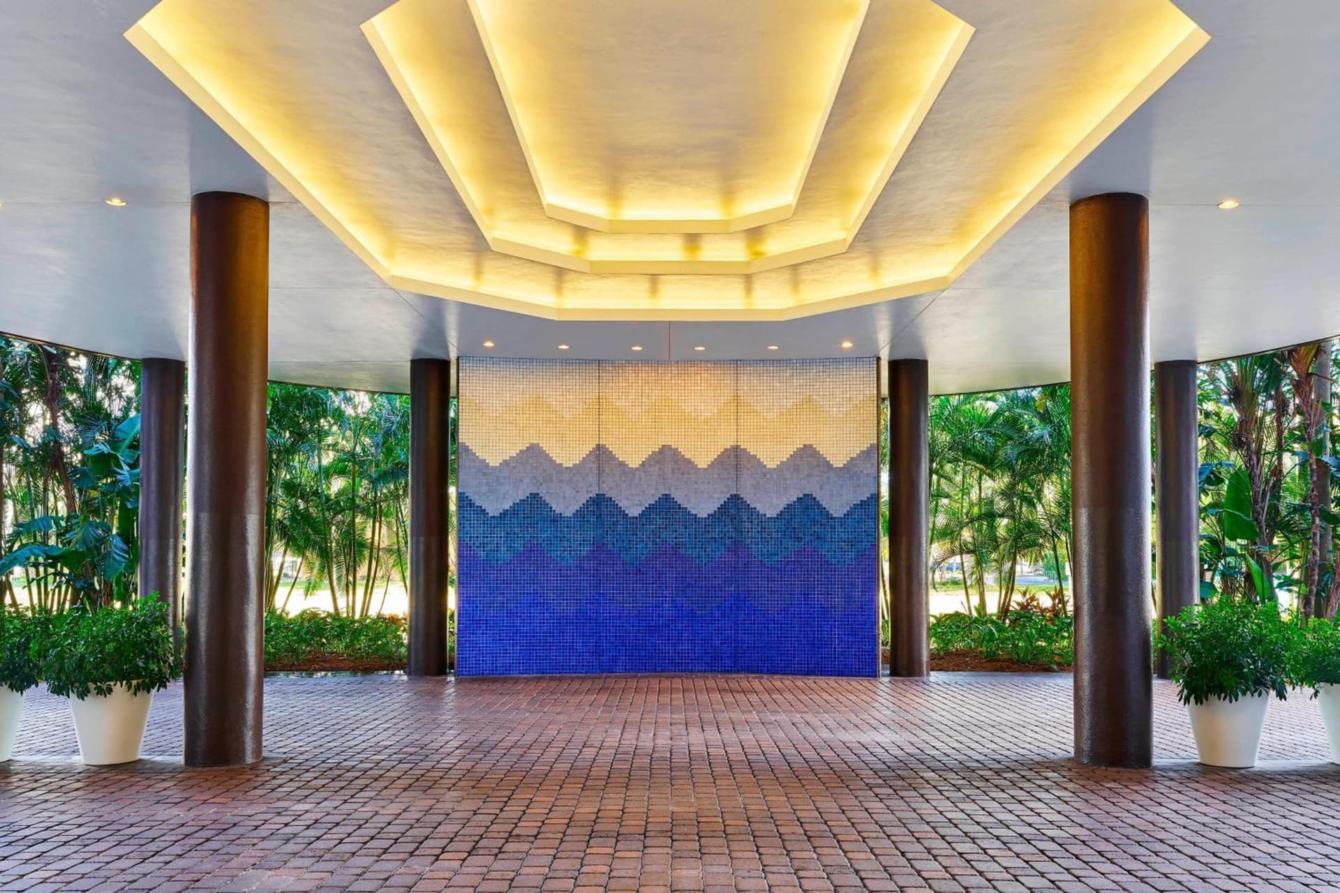 The Westshore Grand, A Tribute Portfolio Hotel, Tampa property views in Tampa, FL — gallery photo 3