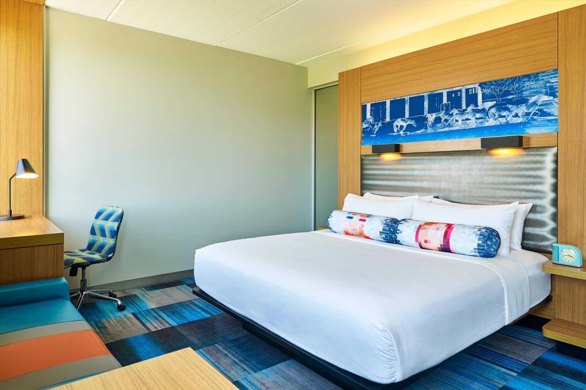 Aloft by Marriott Las Colinas property views in Irving, TX — gallery photo 3