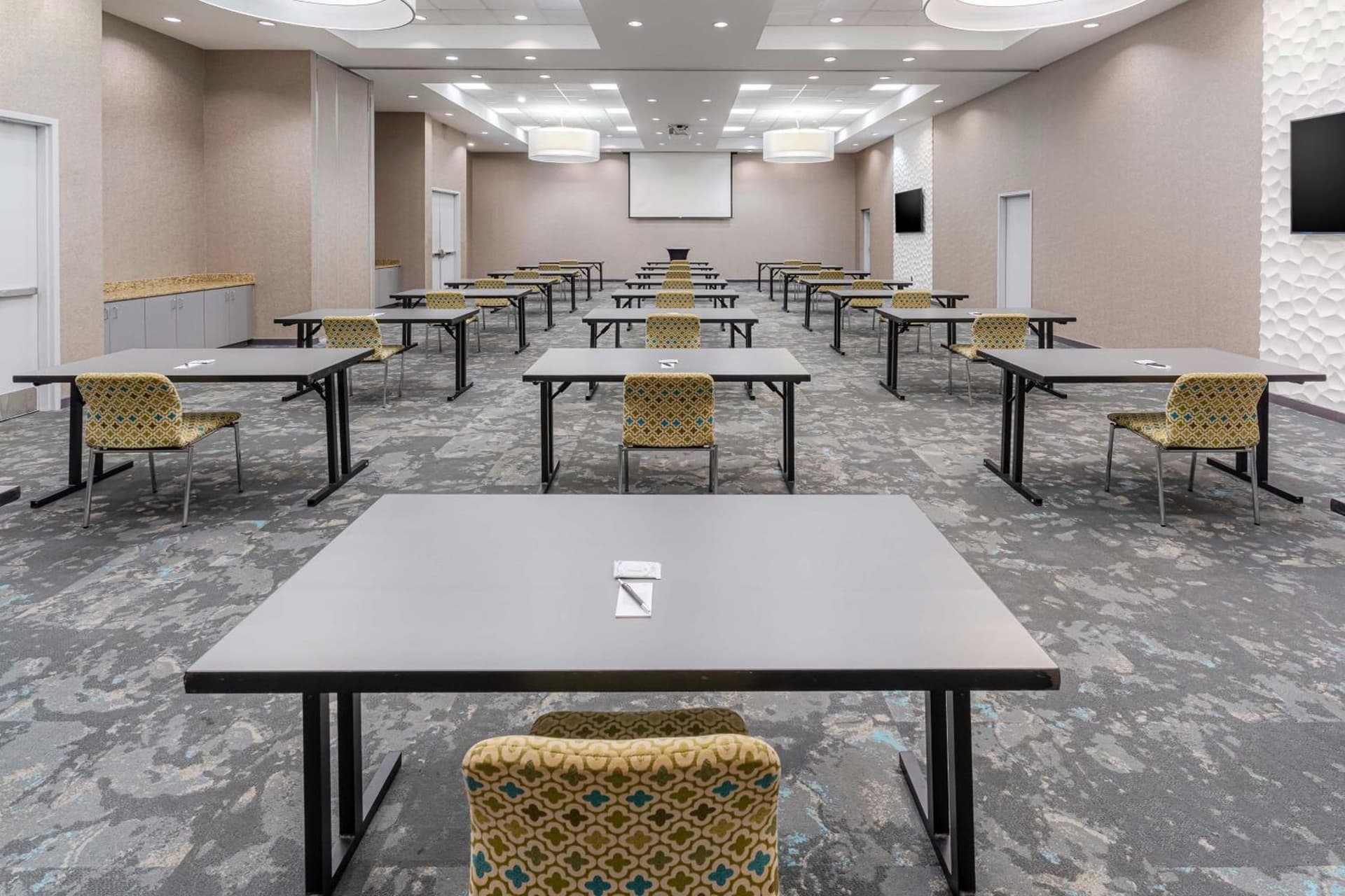 Aloft by Marriott Jacksonville Tapestry Park property views in Jacksonville, FL — gallery photo 3