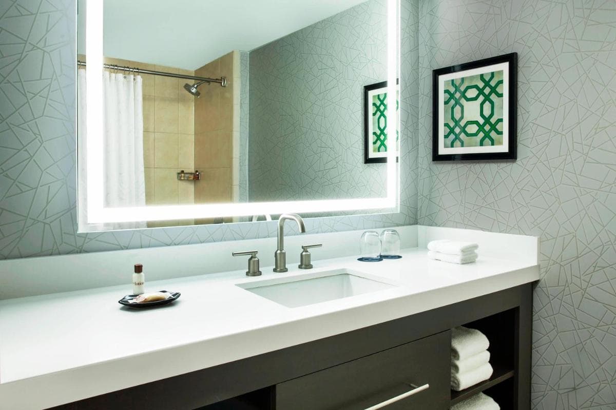 Sheraton Syracuse University Hotel and Conference Center gallery photo in Syracuse, NY — image 13
