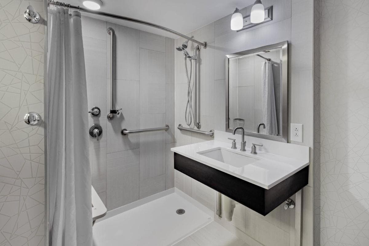 Sheraton Syracuse University Hotel and Conference Center gallery photo in Syracuse, NY — image 16
