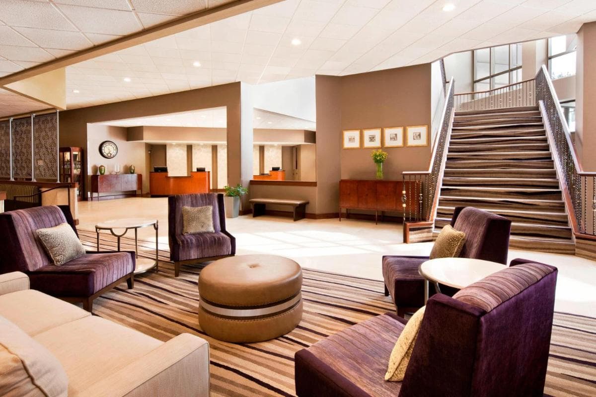 Sheraton Syracuse University Hotel and Conference Center interior in Syracuse, NY — gallery photo 2