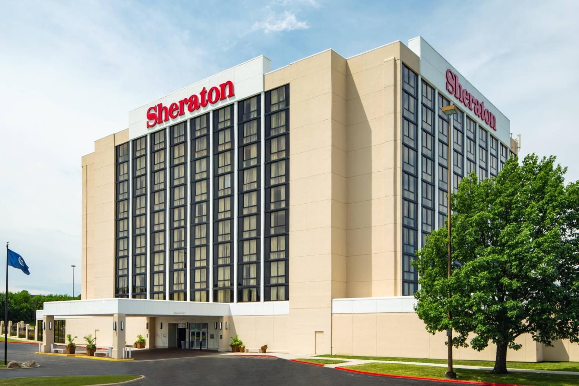 Sheraton West Des Moines interior in West Des Moines, IA — gallery photo 2