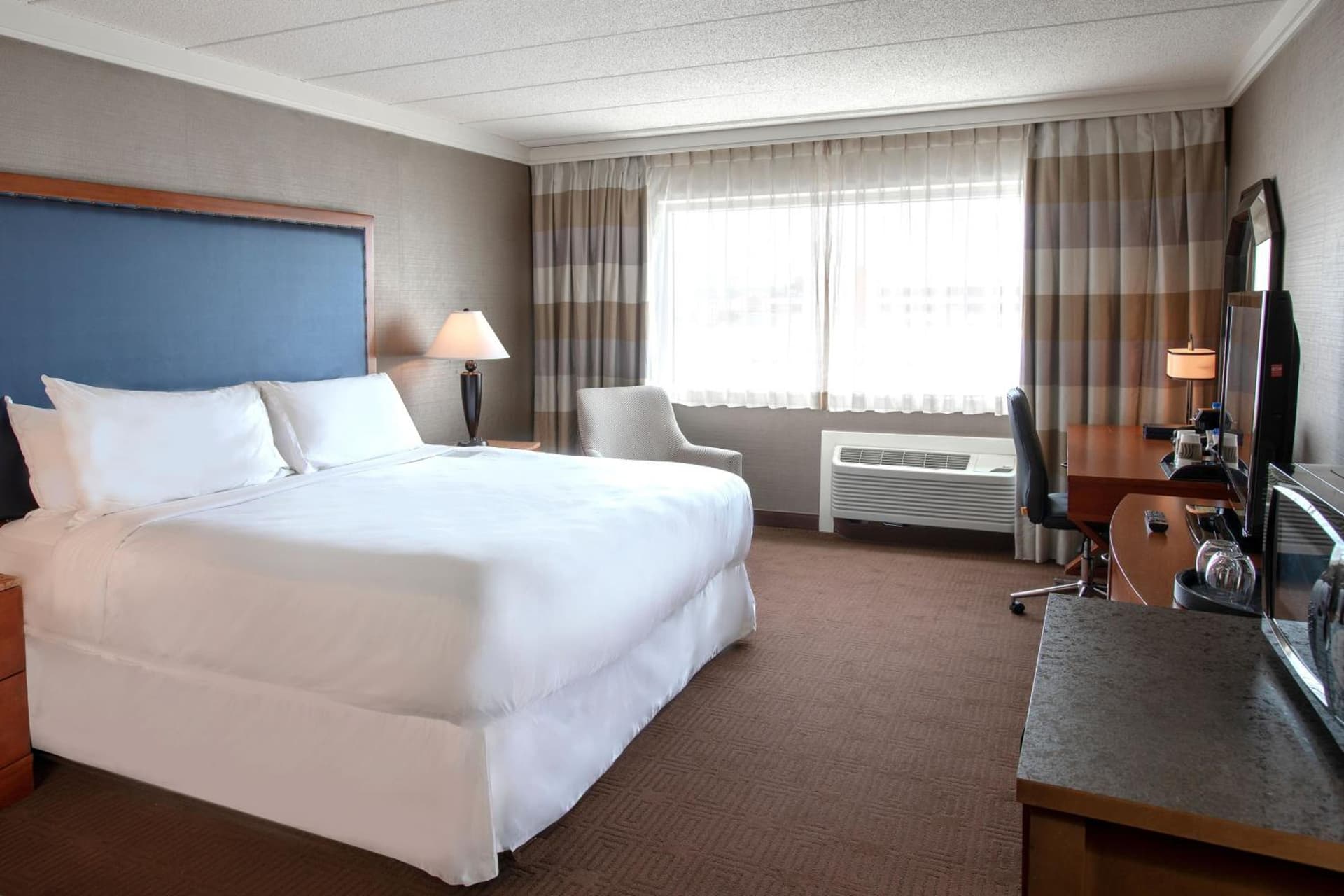 Sheraton Niagara Falls gallery photo in Niagara Falls, NY — image 17