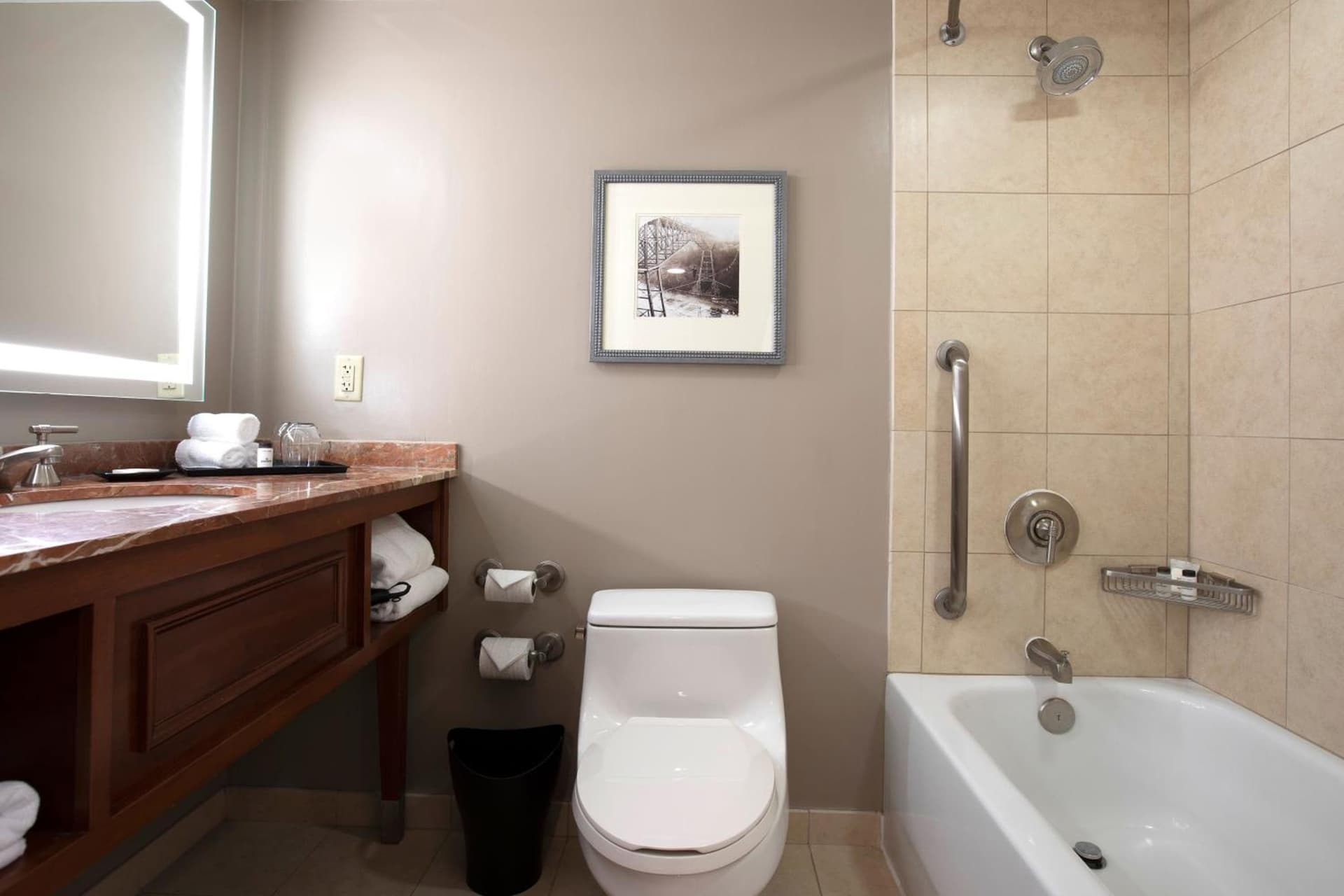 Sheraton Niagara Falls gallery photo in Niagara Falls, NY — image 24