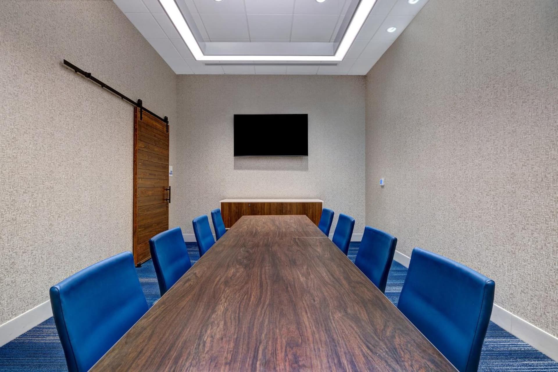 Holiday Inn Express & Suites - Glendale Downtown gallery photo in Glendale, CA — image 90