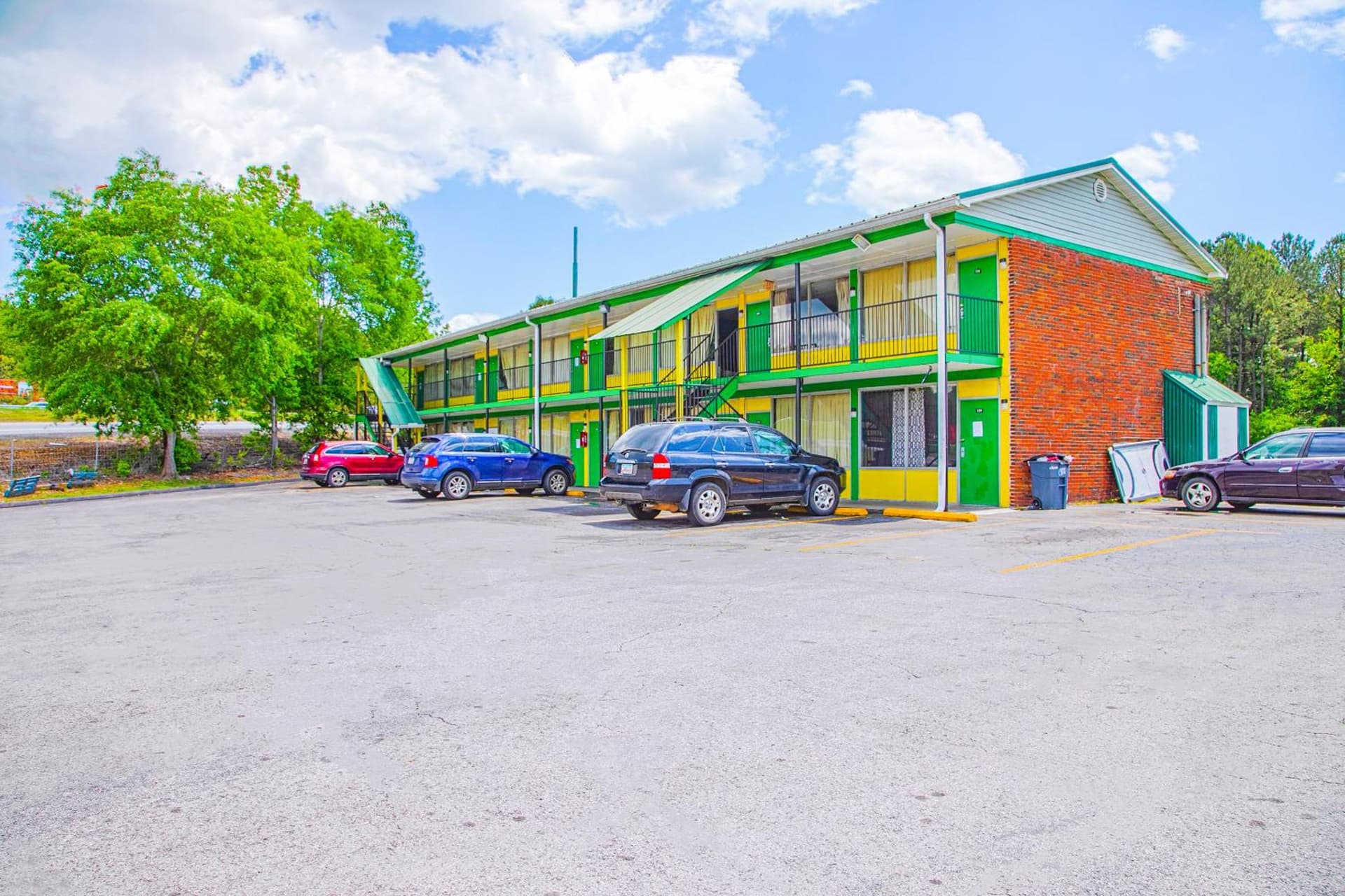 OYO Hotel Calhoun, GA I-75 featured exterior or lobby in Calhoun, GA — similar hotel