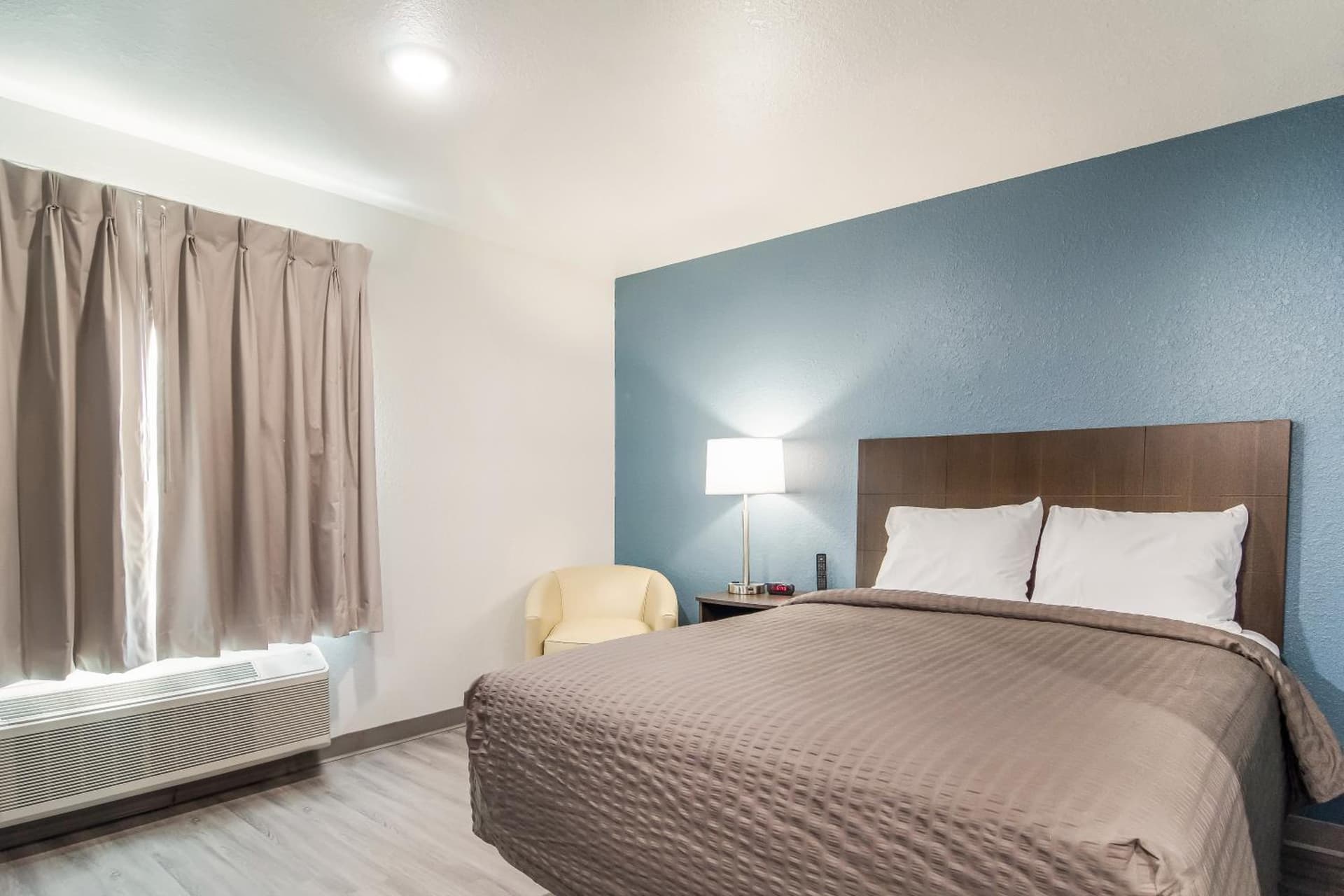 WoodSpring Suites Wixom - Novi gallery photo in Wixom, MI — image 11
