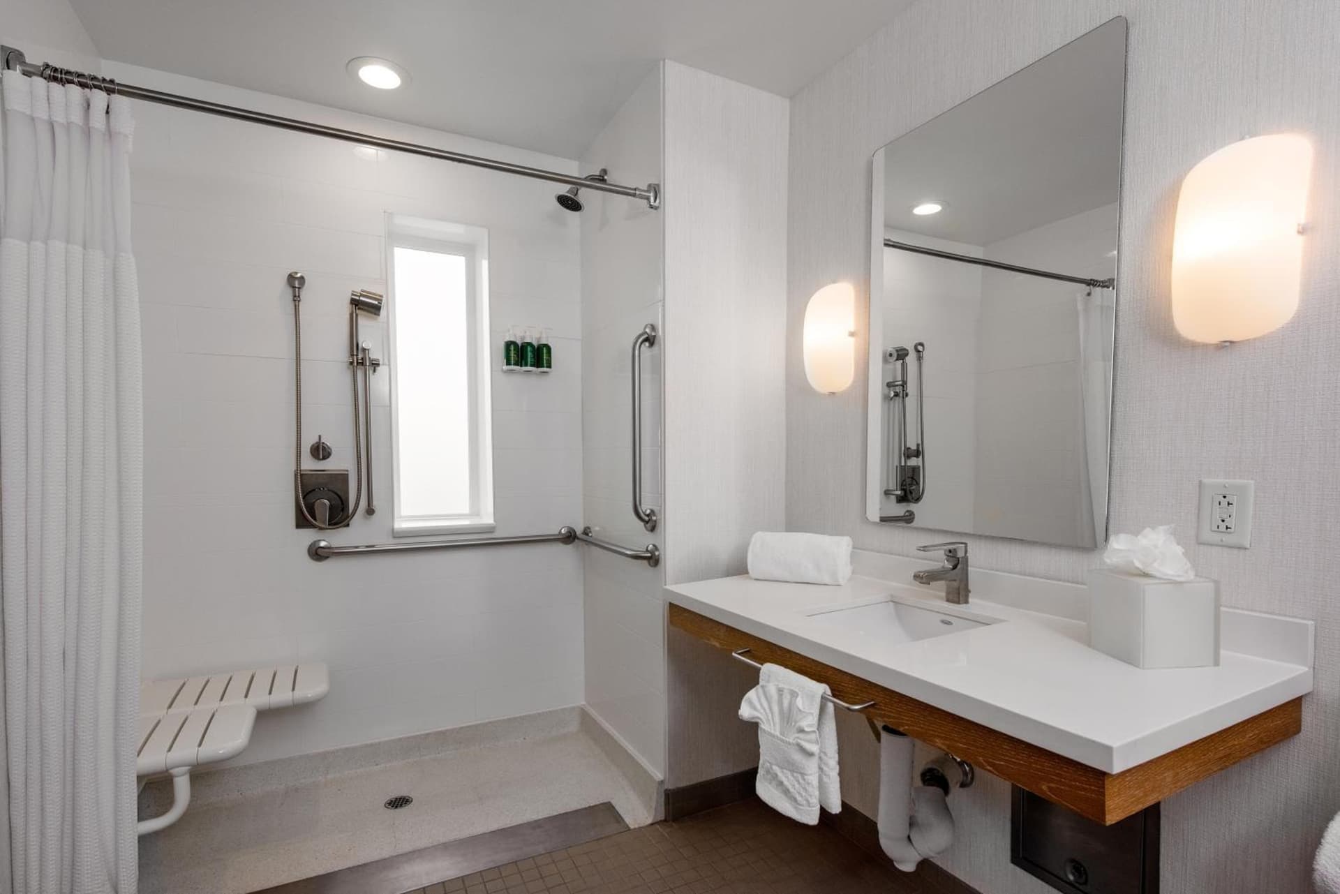 SpringHill Suites by Marriott Oceanside Beach interior in Oceanside, CA — gallery photo 2