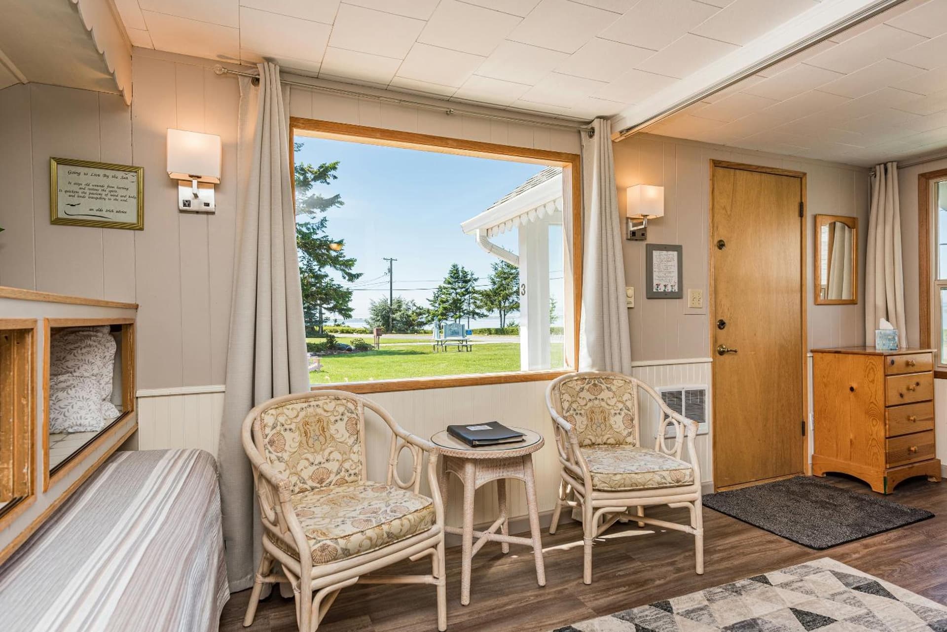 Juan de Fuca Waterfront Hotel & Cottages gallery photo in Sequim, WA — image 98