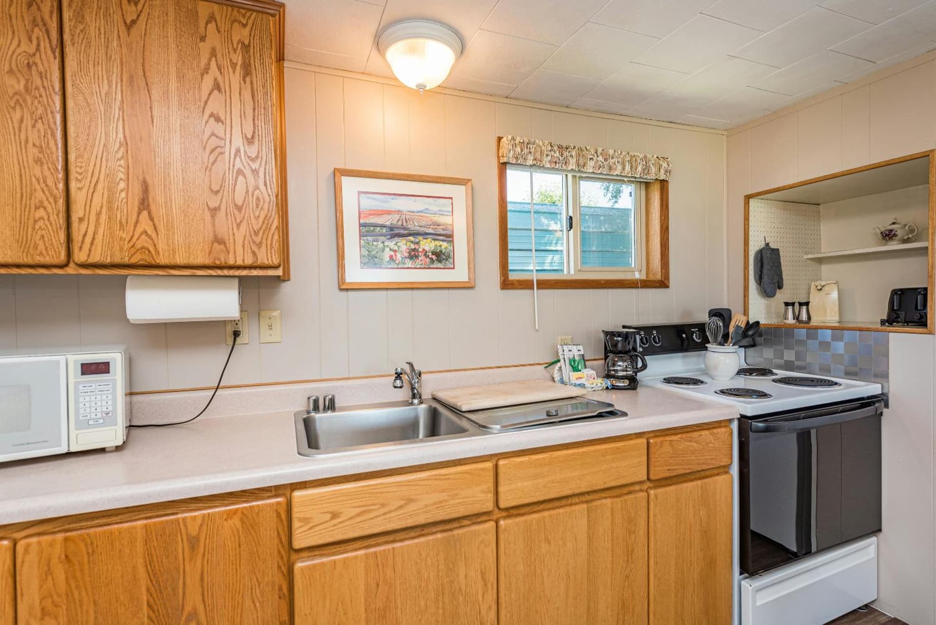 Juan de Fuca Waterfront Hotel & Cottages gallery photo in Sequim, WA — image 37