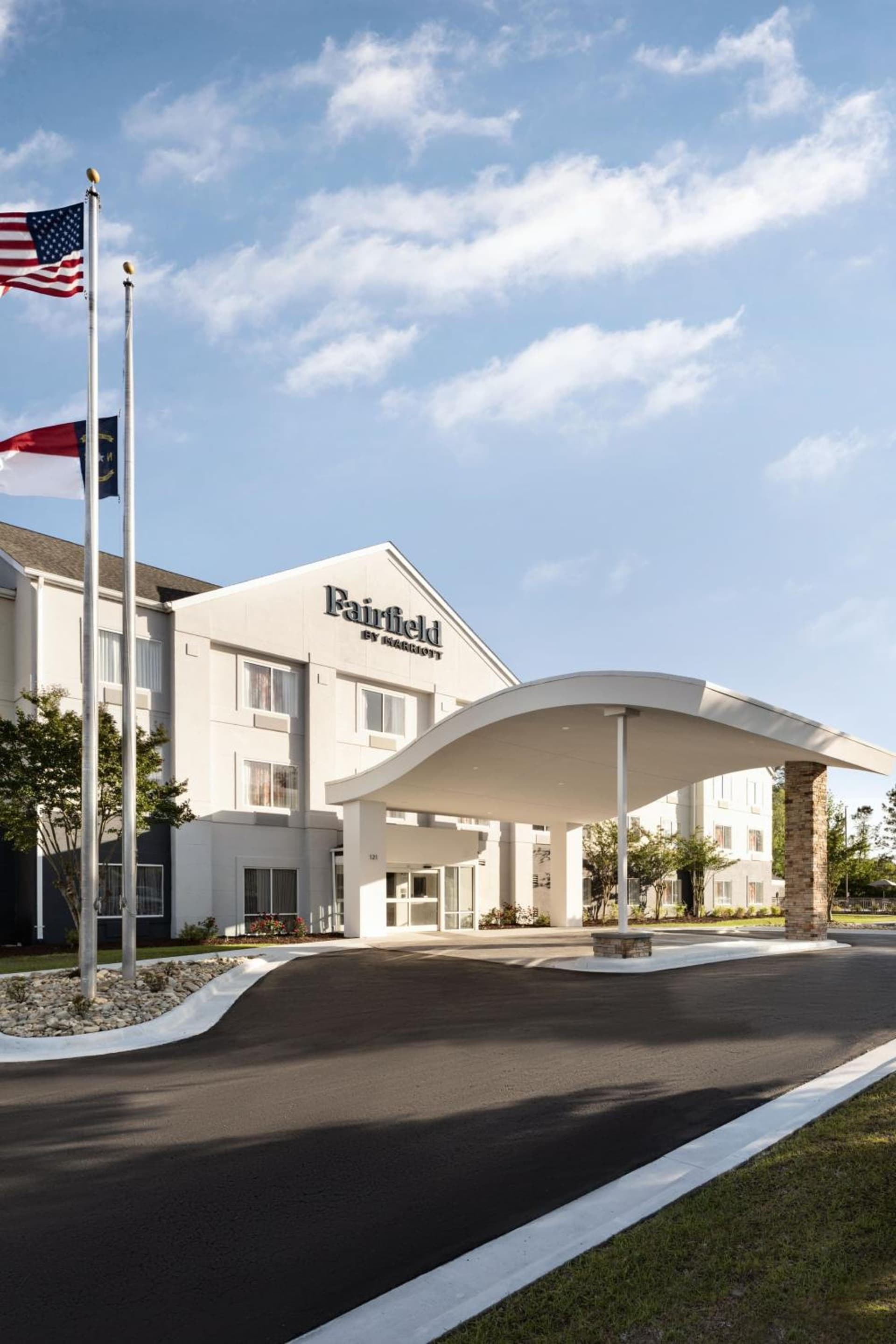 Fairfield Inn & Suites by Marriott Jacksonville interior in Jacksonville, NC — gallery photo 2