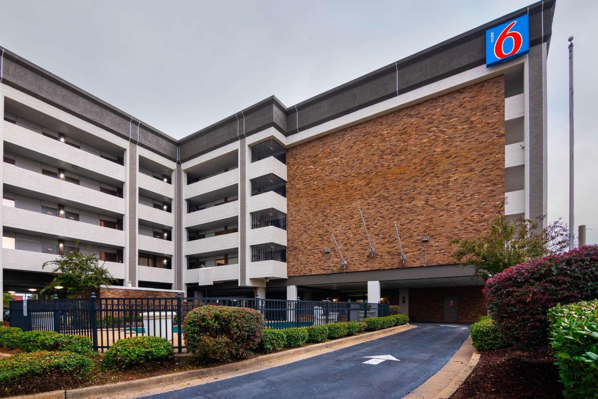 Motel 6-Columbus, GA - Downtown property views in Columbus, GA — gallery photo 3