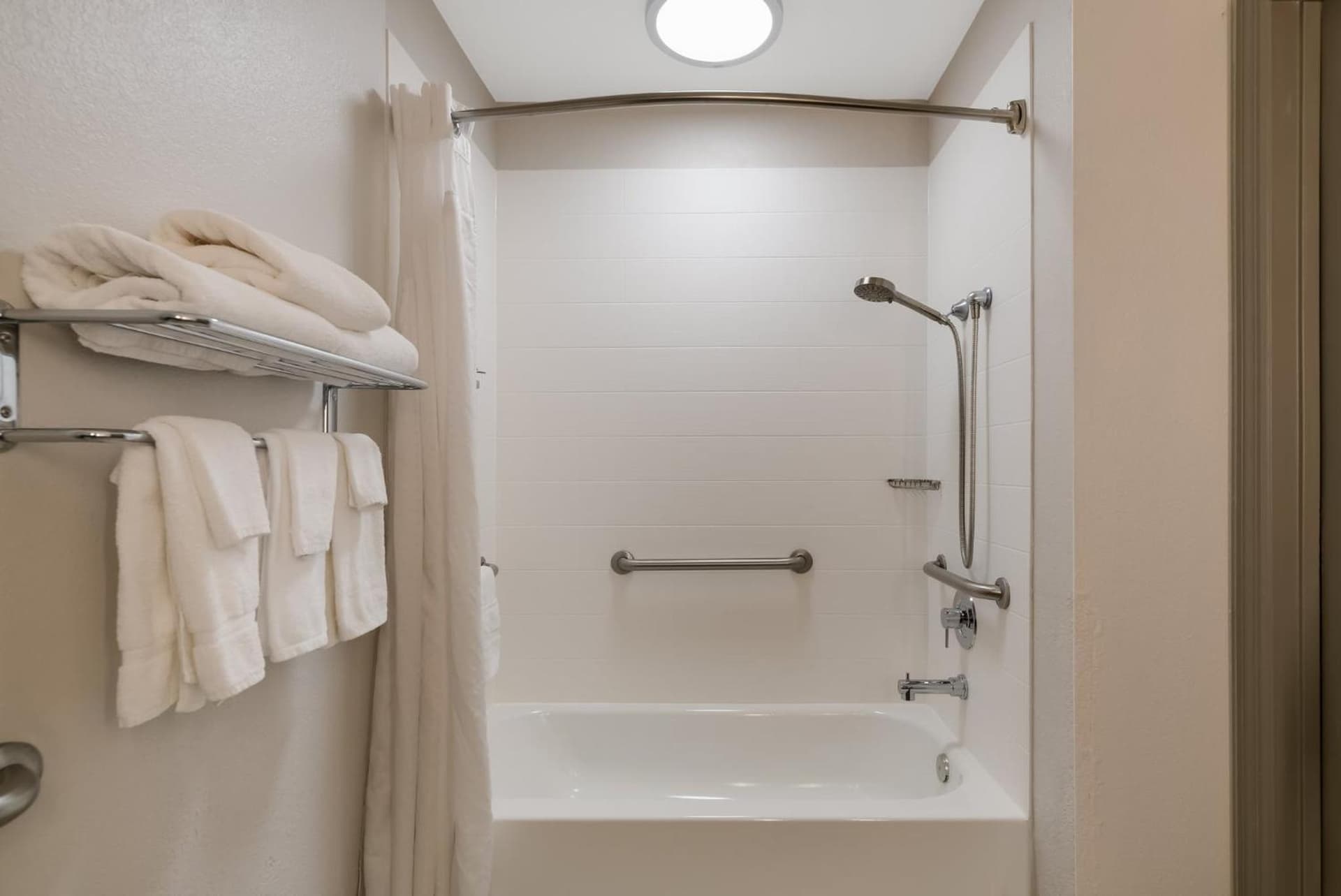 Holiday Inn Express Hotel & Suites - The Villages by IHG gallery photo in The Villages, FL — image 74