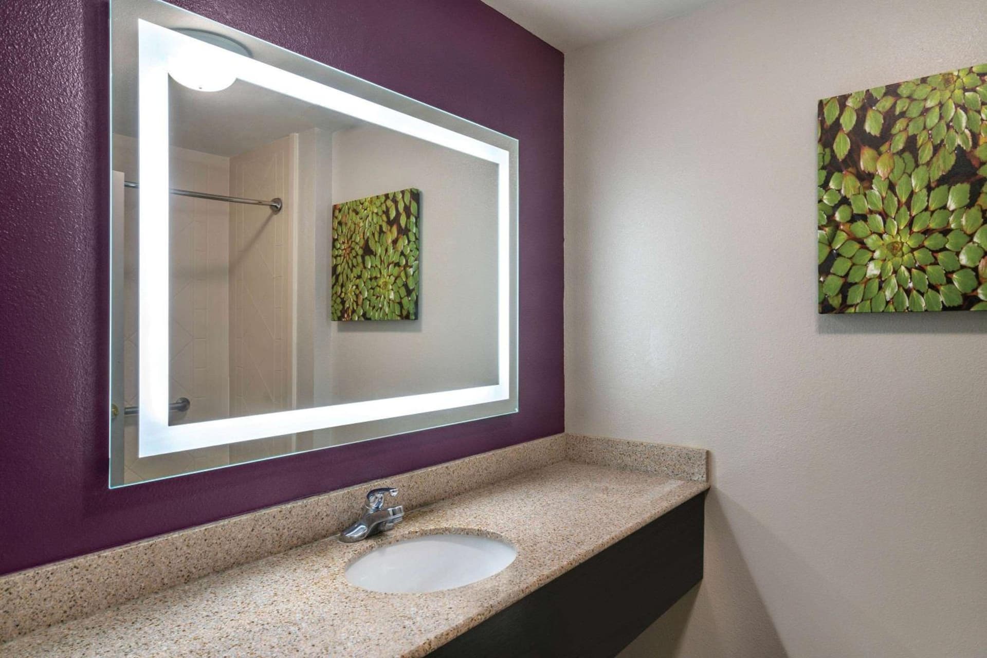 La Quinta by Wyndham Latham Albany Airport gallery photo in Latham, NY — image 33
