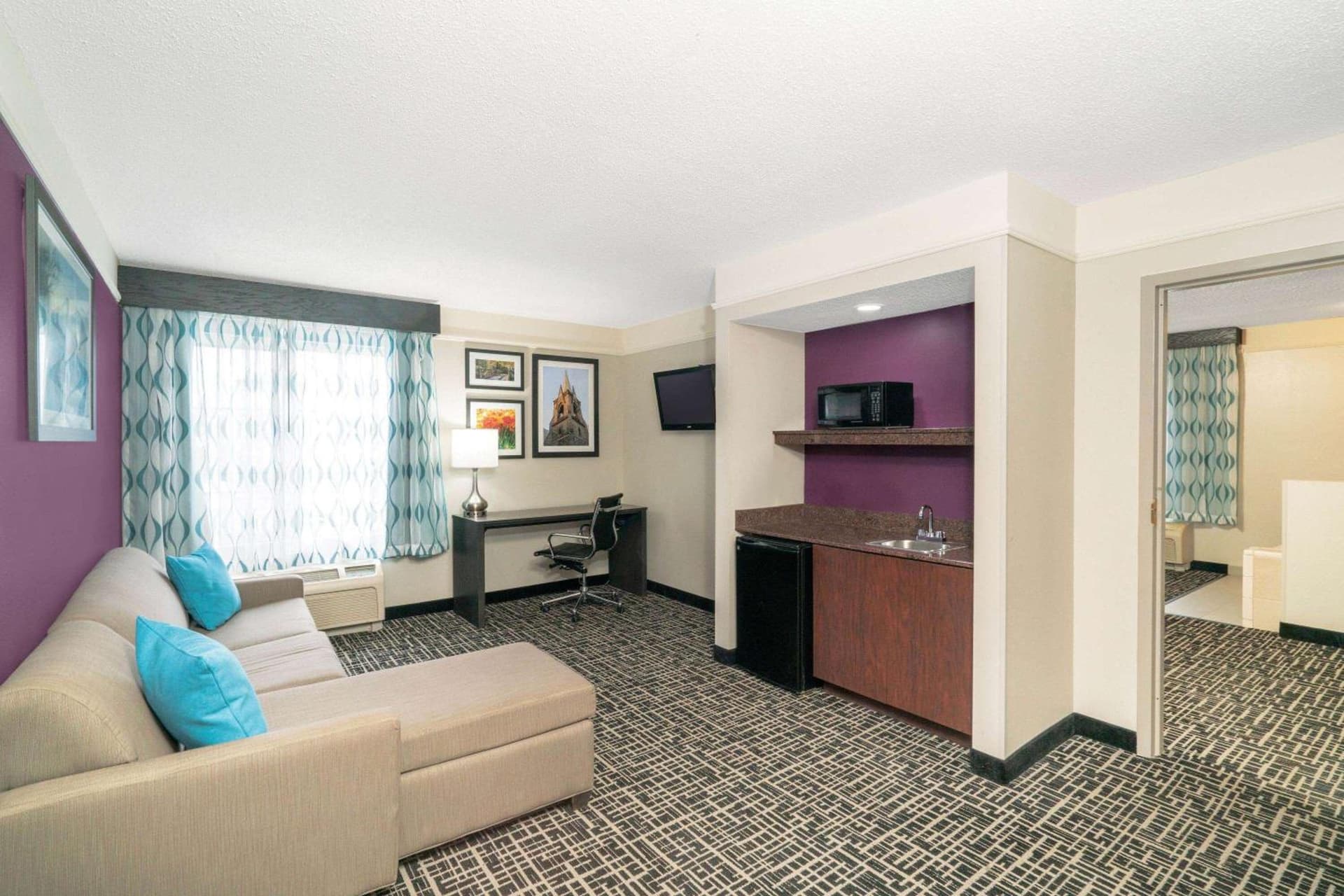 La Quinta by Wyndham Latham Albany Airport gallery photo in Latham, NY — image 20