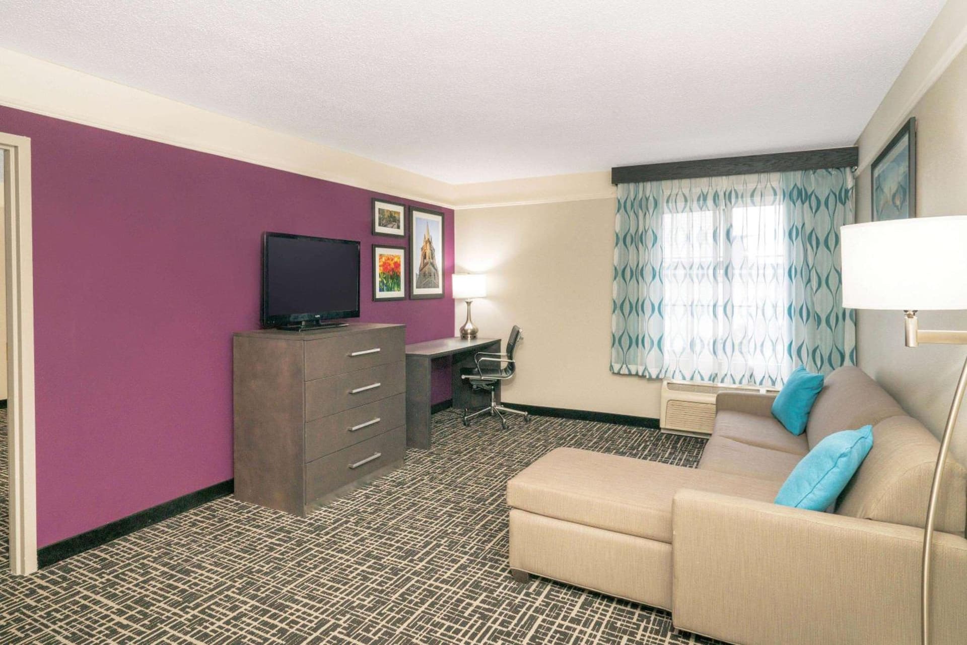 La Quinta by Wyndham Latham Albany Airport gallery photo in Latham, NY — image 15