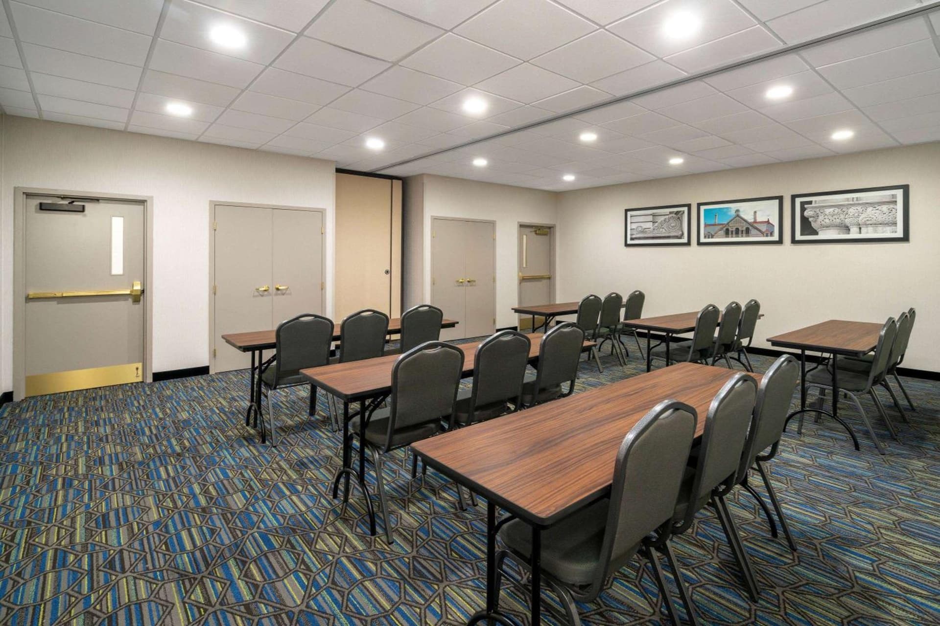 La Quinta by Wyndham Latham Albany Airport gallery photo in Latham, NY — image 31