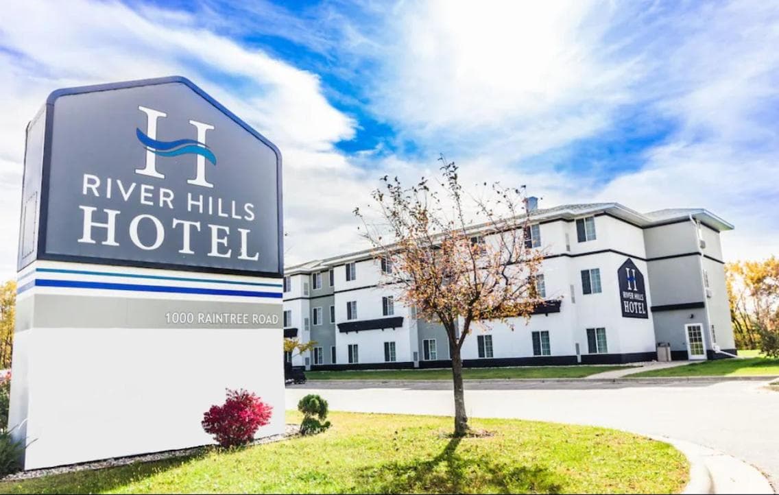 River Hills Hotel- Mankato featured exterior or lobby in Mankato, MN — similar hotel