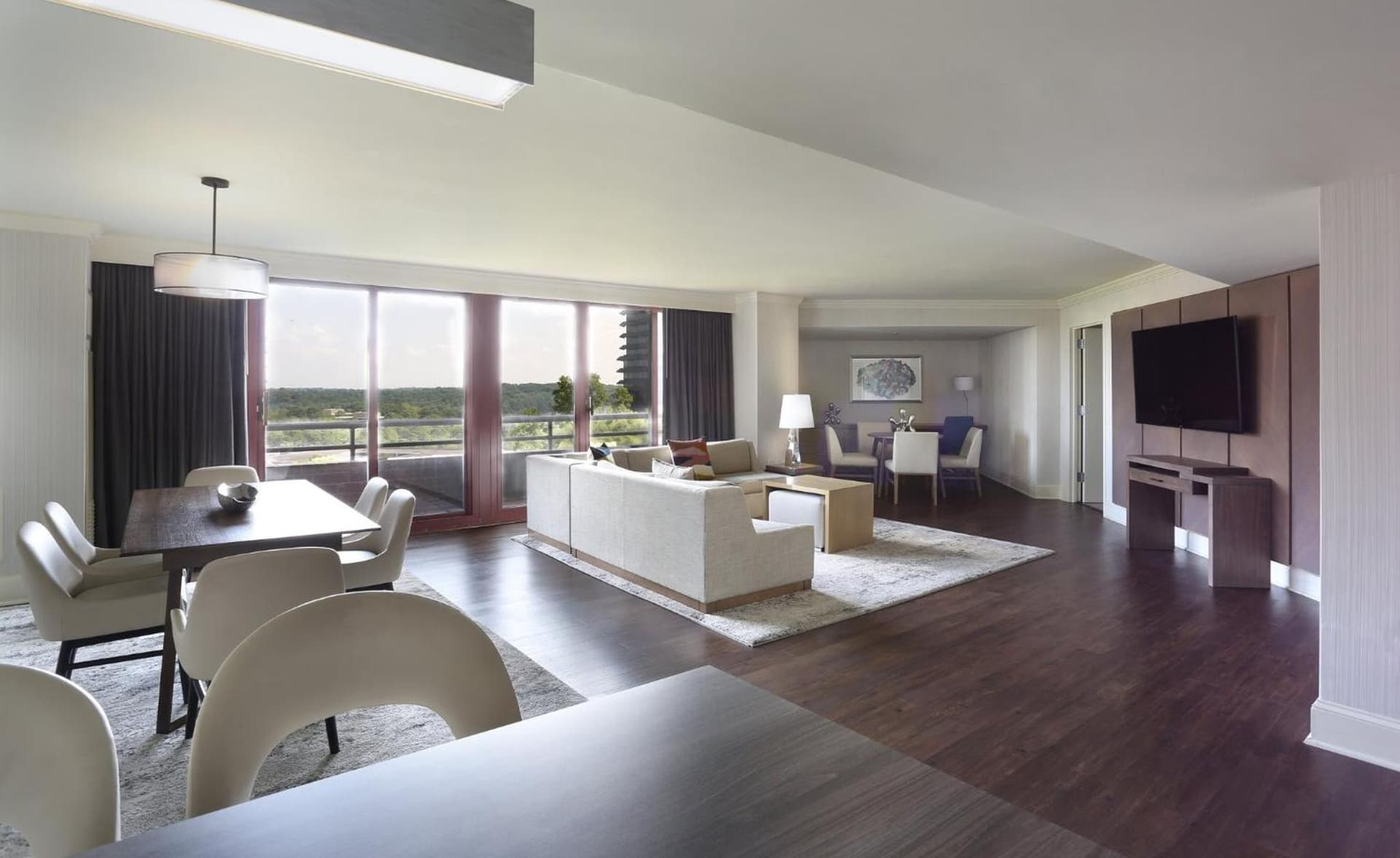 Crowne Plaza Atlanta Perimeter at Ravinia by IHG gallery photo in Atlanta, GA — image 12
