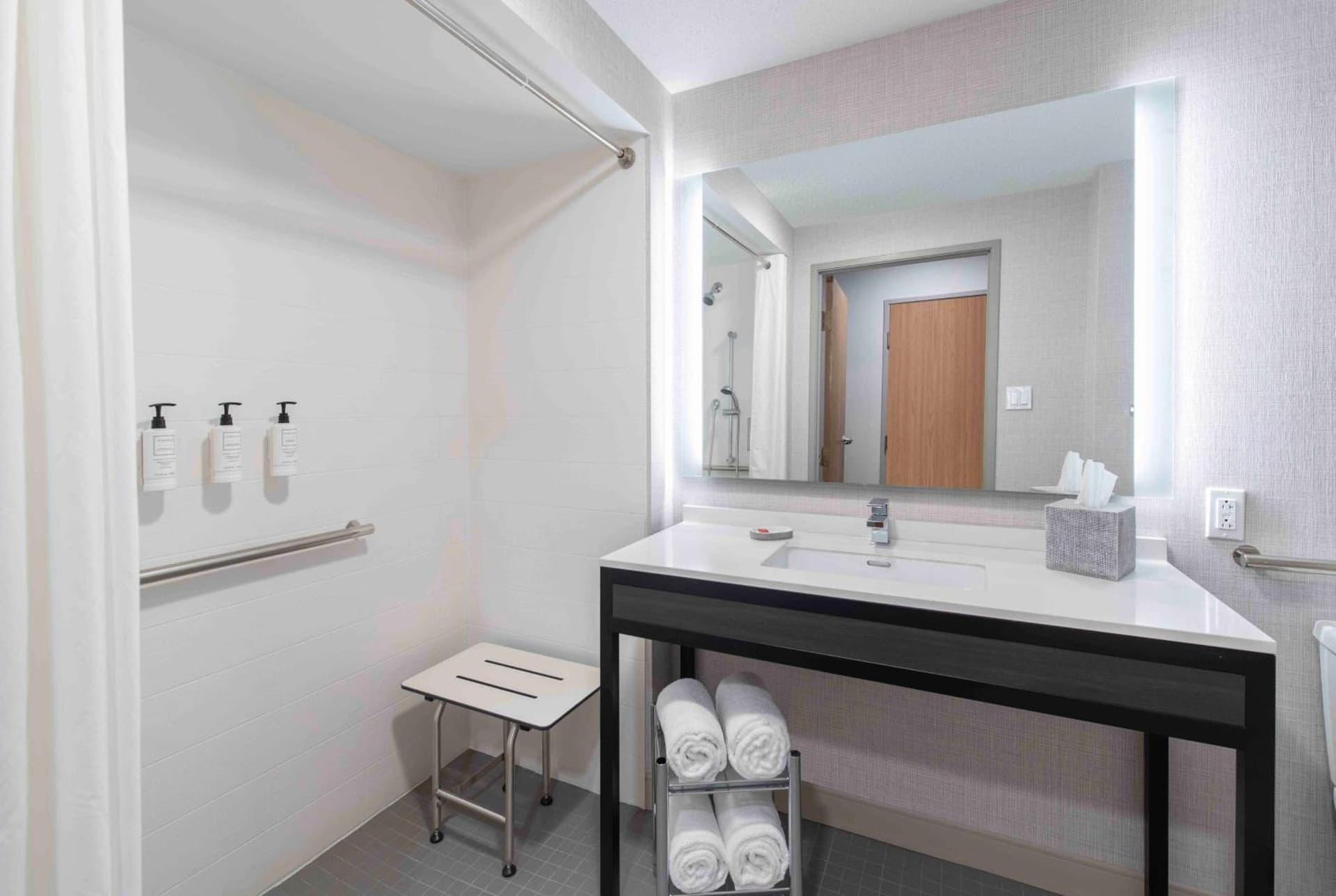 Holiday Inn Express South Burlington - Downtown by IHG gallery photo in Burlington, VT — image 48