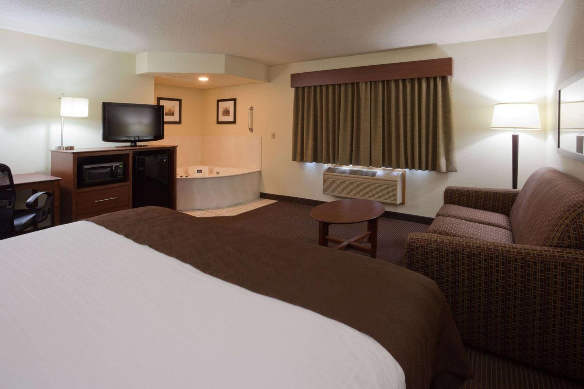 AmericInn by Wyndham Bismarck gallery photo in Bismarck, ND — image 18