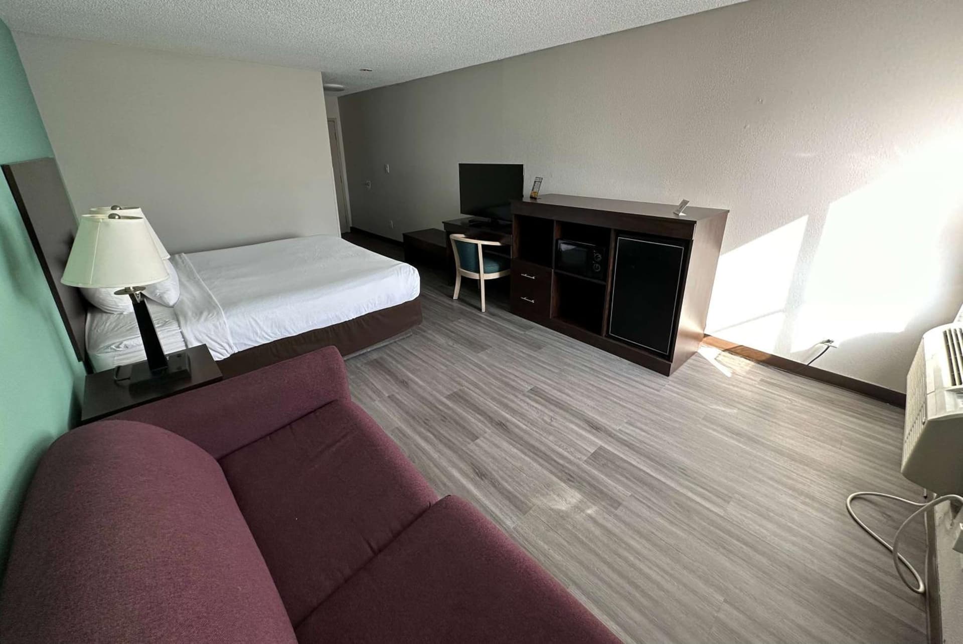 Baymont by Wyndham N Myrtle Beach - Park & Sports Complex Area interior in Myrtle Beach, SC — gallery photo 2