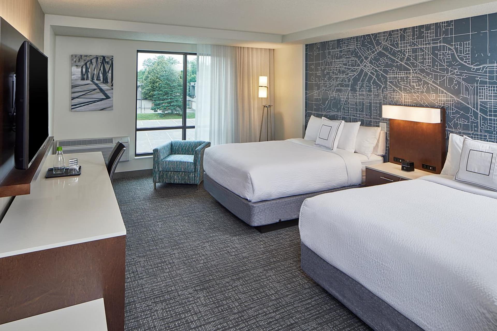 Courtyard by Marriott Minneapolis West interior in Saint Louis Park, MN — gallery photo 2