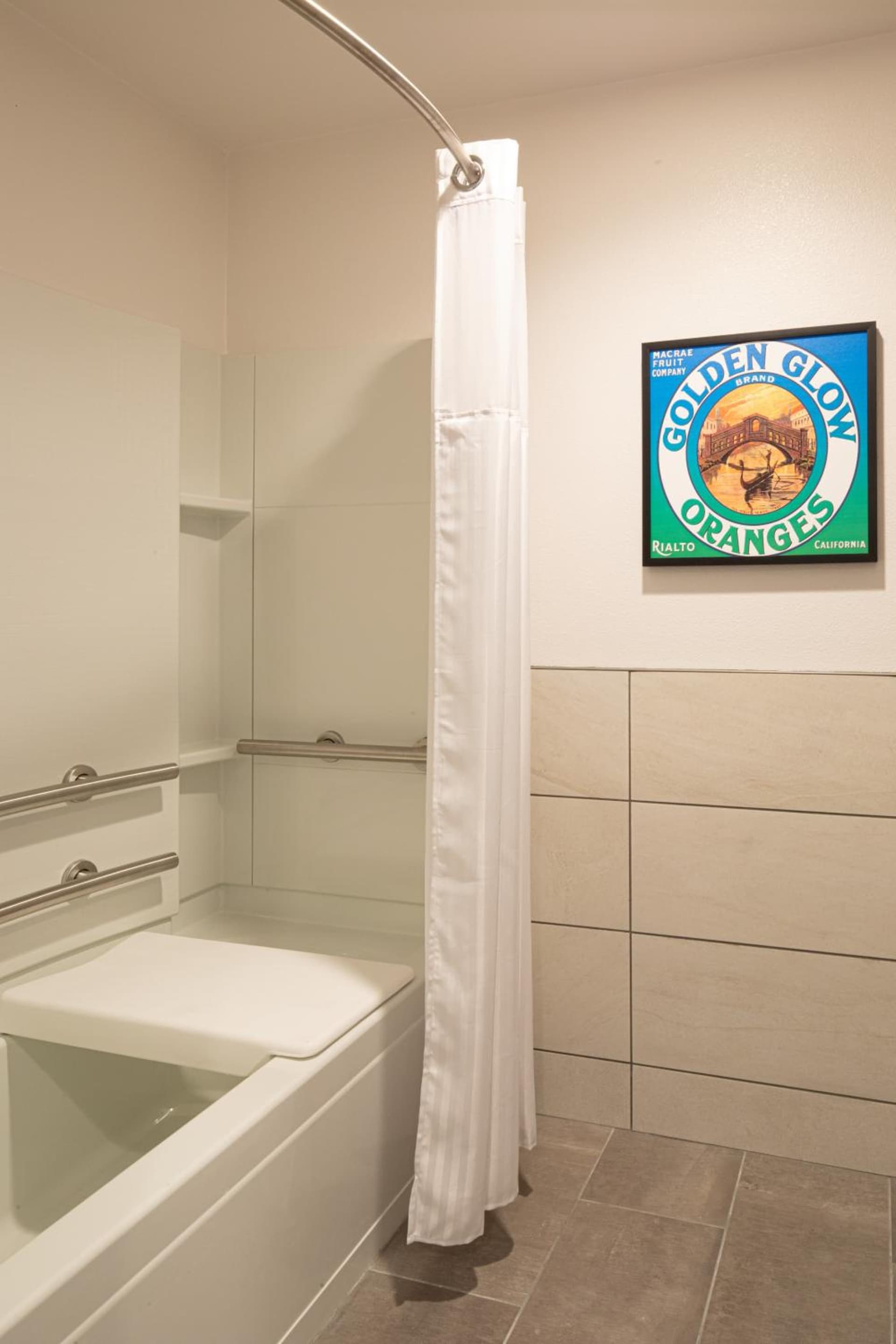 Ayres Hotel Rialto Fontana gallery photo in Rialto, CA — image 4