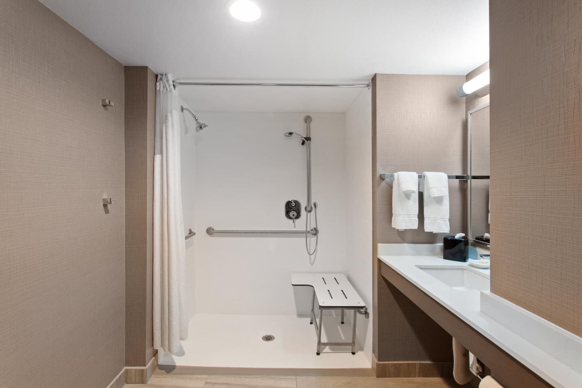 Holiday Inn Diamond Bar - Pomona by IHG gallery photo in Diamond Bar, CA — image 7