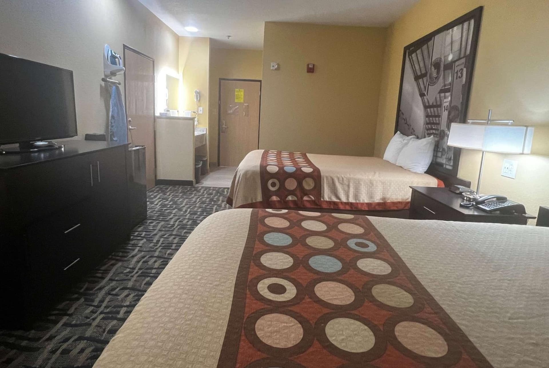 Super 8 by Wyndham Pasadena gallery photo in Pasadena, TX — image 15