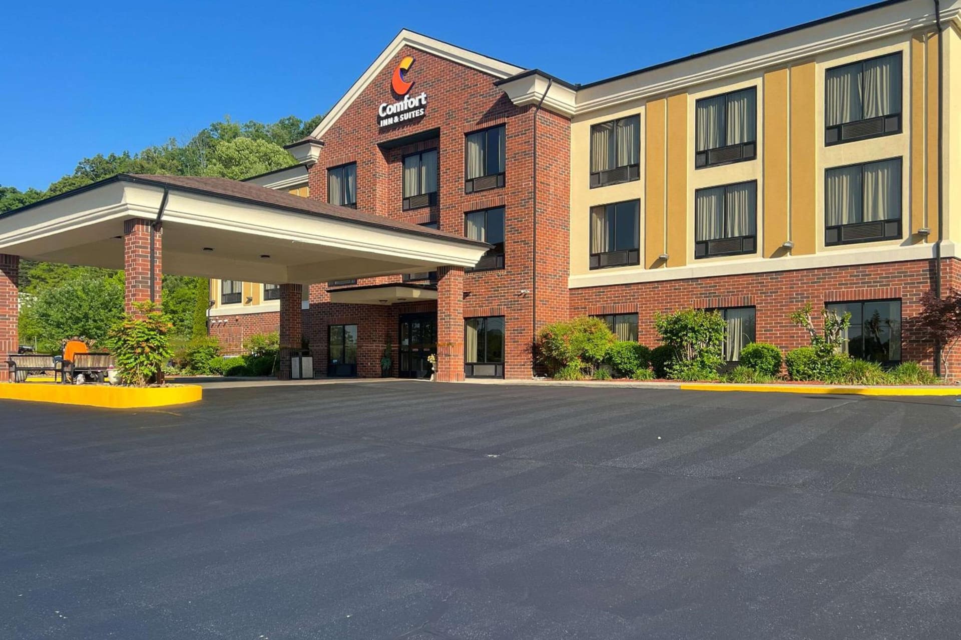 Comfort Inn & Suites Rogersville featured exterior or lobby in Rogersville, TN — similar hotel
