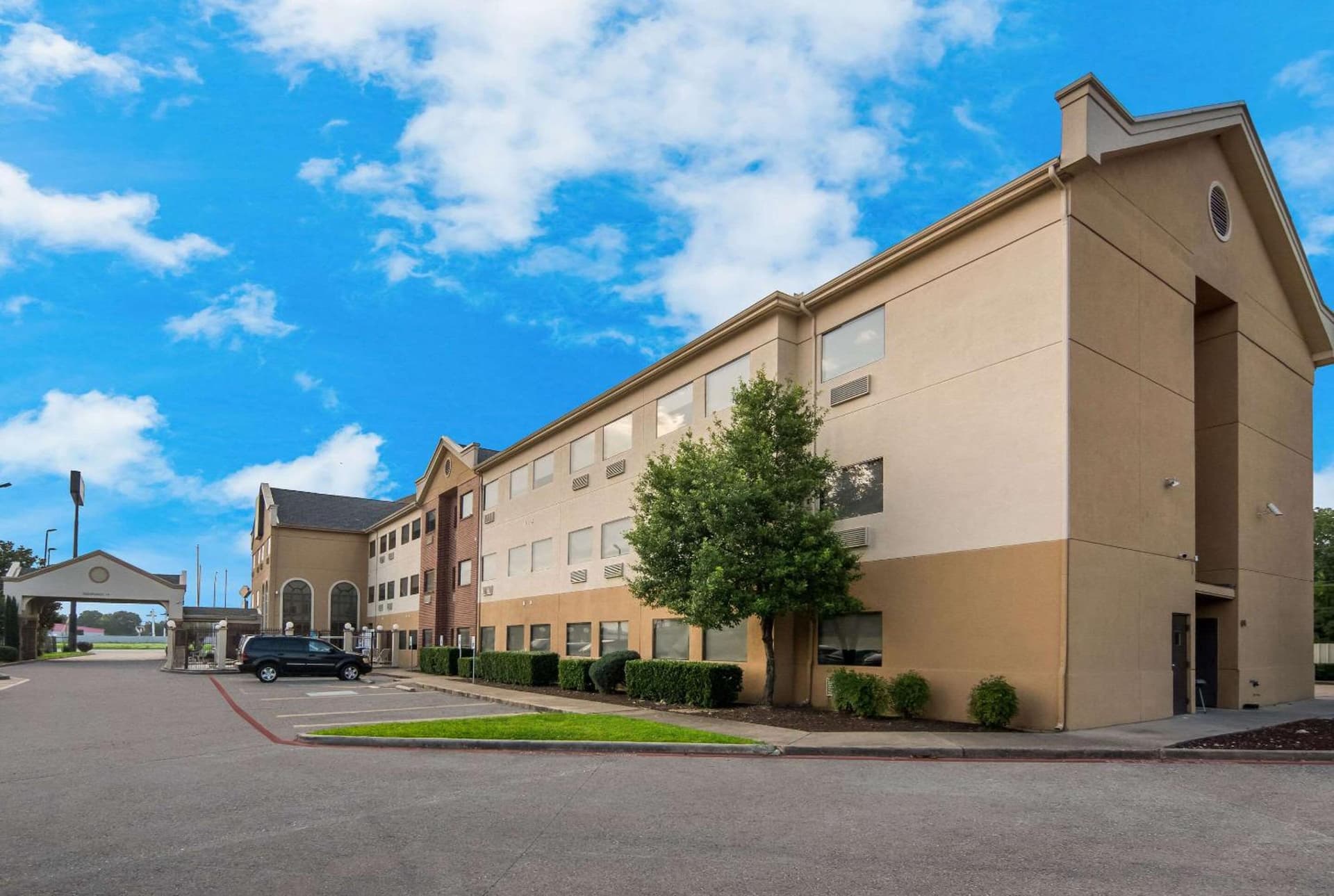 Quality Inn & Suites Waco North featured exterior or lobby in Waco, TX — similar hotel