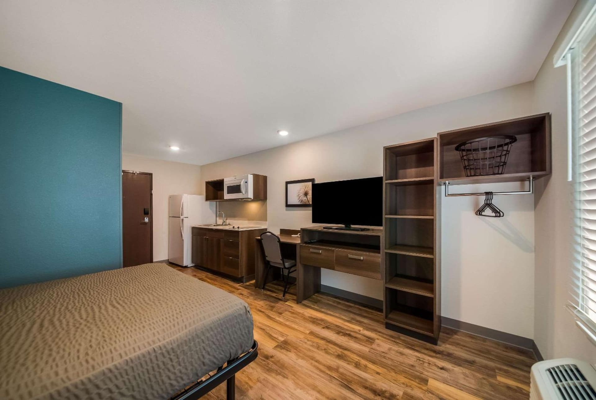 WoodSpring Suites Inverness interior in Inverness, FL — gallery photo 2