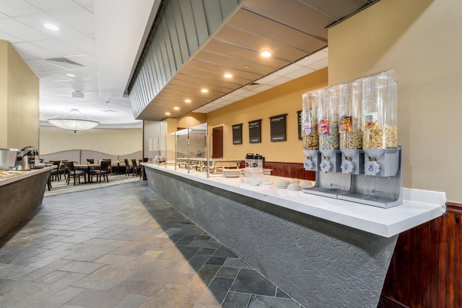 Holiday Inn Orlando International Dr-ICON by IHG interior in Orlando, FL — gallery photo 2