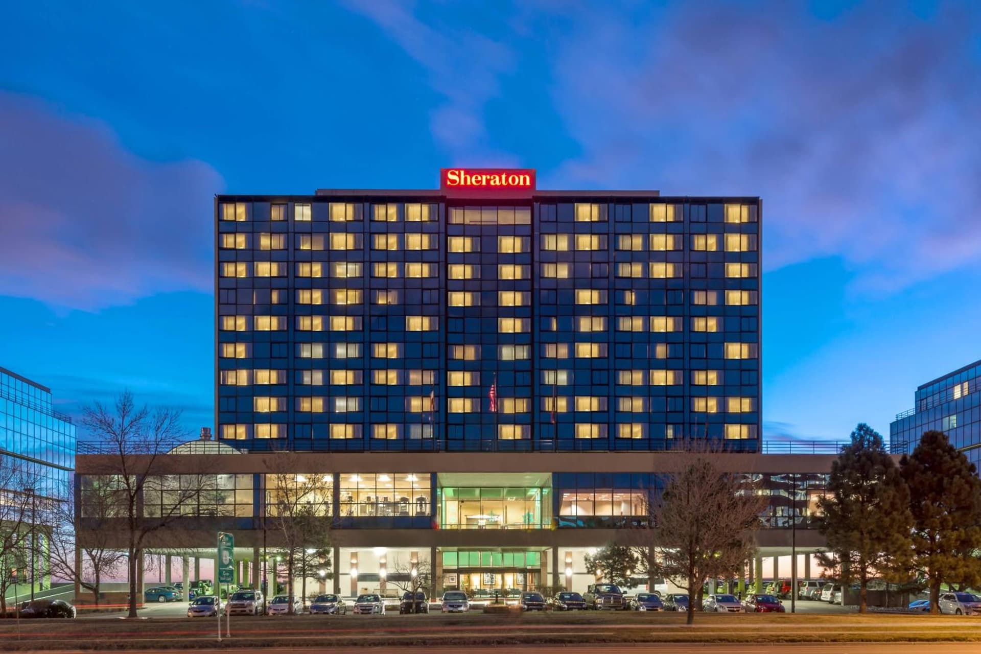Sheraton Denver West Hotel interior in Lakewood, CO — gallery photo 2