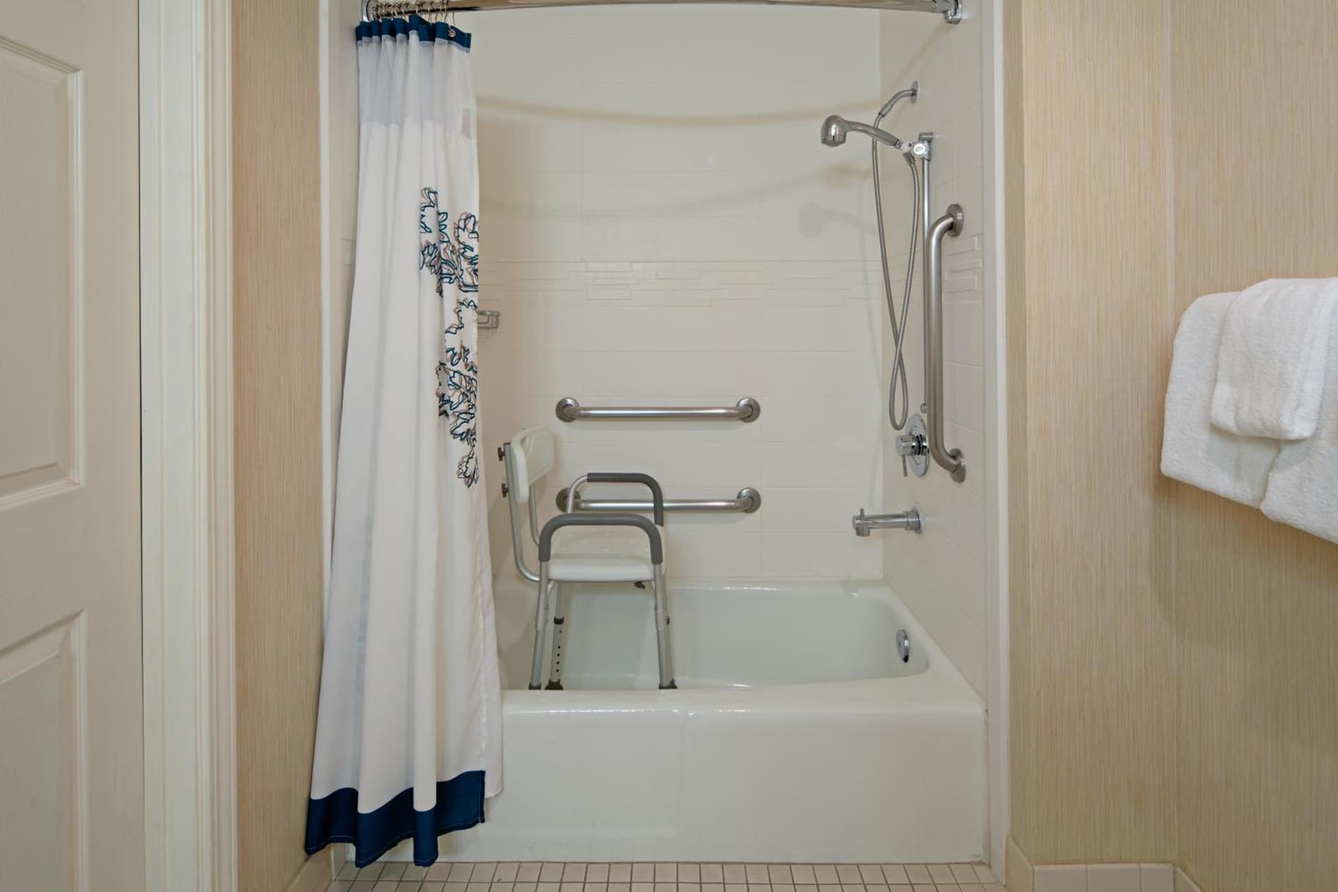 Staybridge Suites Oxnard - River Ridge by IHG gallery photo in Oxnard, CA — image 18