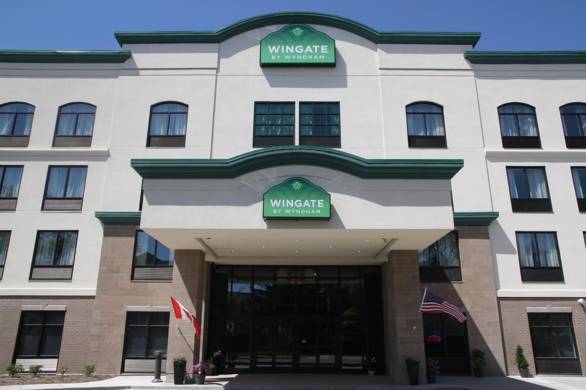 Wingate by Wyndham Niagara Falls property views in Niagara Falls, NY — gallery photo 3
