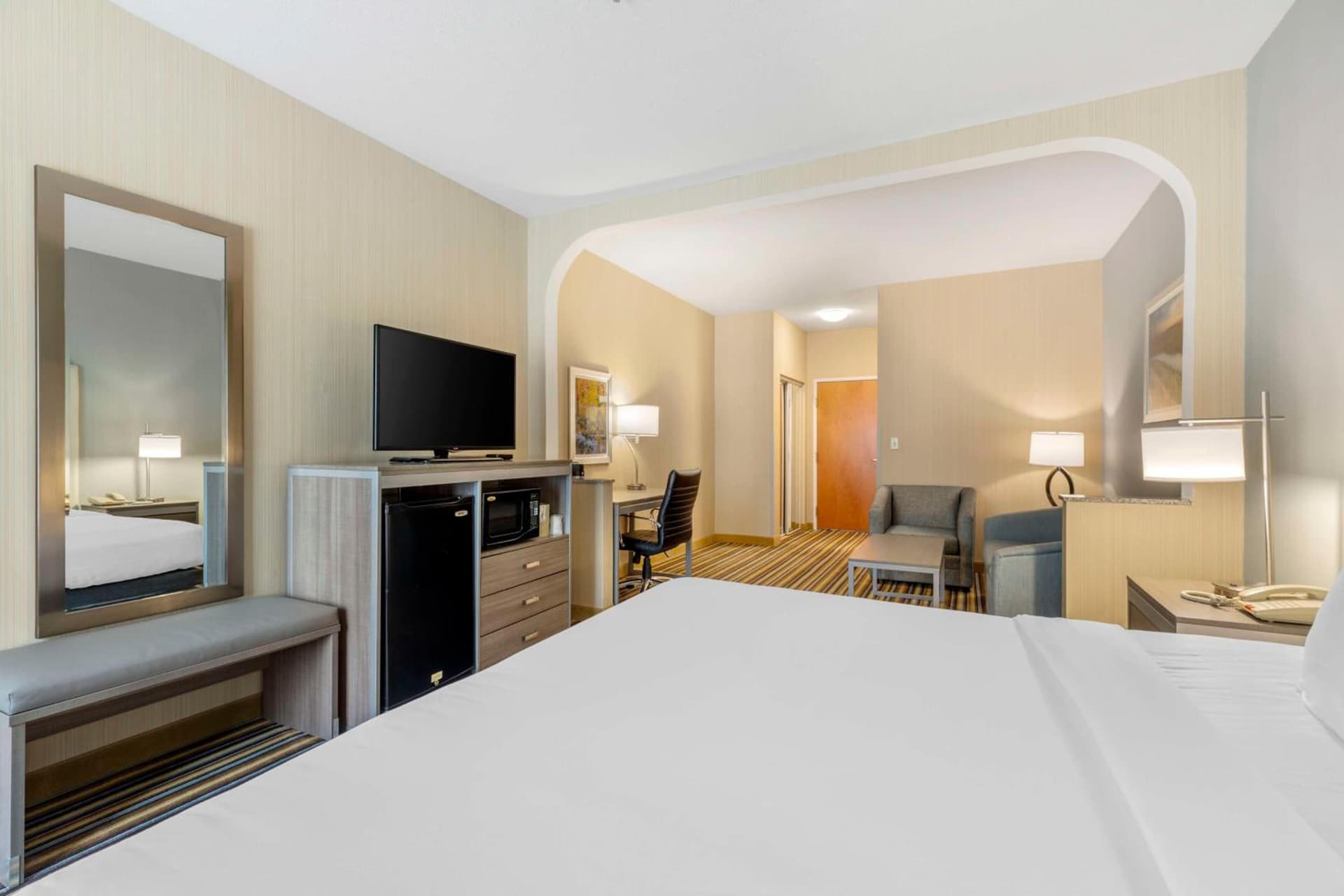 Best Western Plus New England Inn & Suites gallery photo in Berlin, CT — image 69