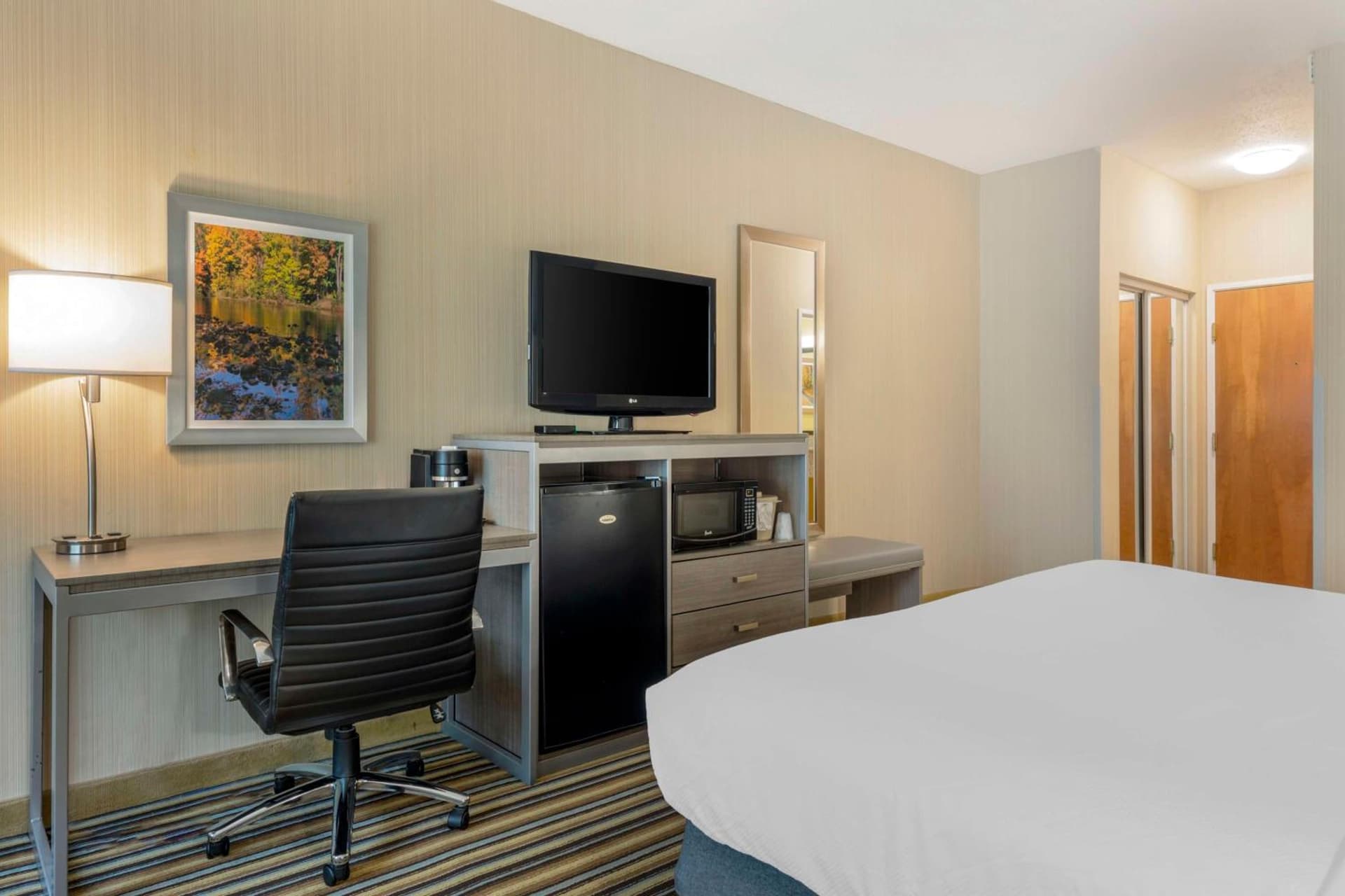 Best Western Plus New England Inn & Suites gallery photo in Berlin, CT — image 47