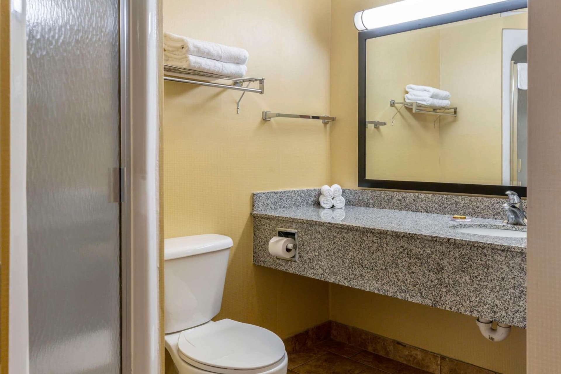 Best Western Plus New England Inn & Suites gallery photo in Berlin, CT — image 41