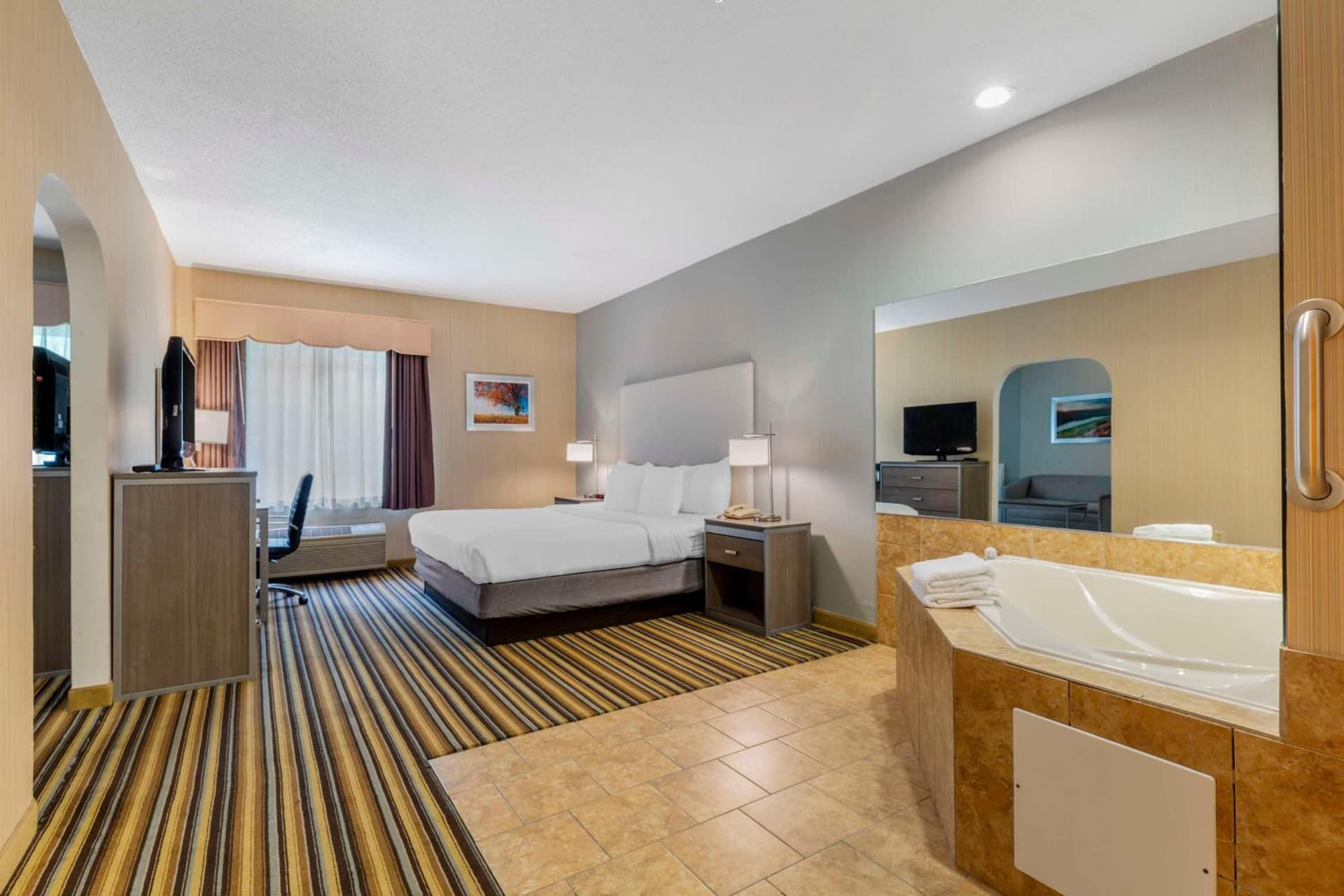 Best Western Plus New England Inn & Suites gallery photo in Berlin, CT — image 32