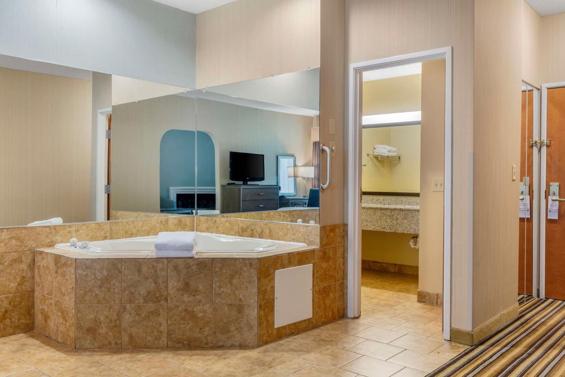 Best Western Plus New England Inn & Suites gallery photo in Berlin, CT — image 56