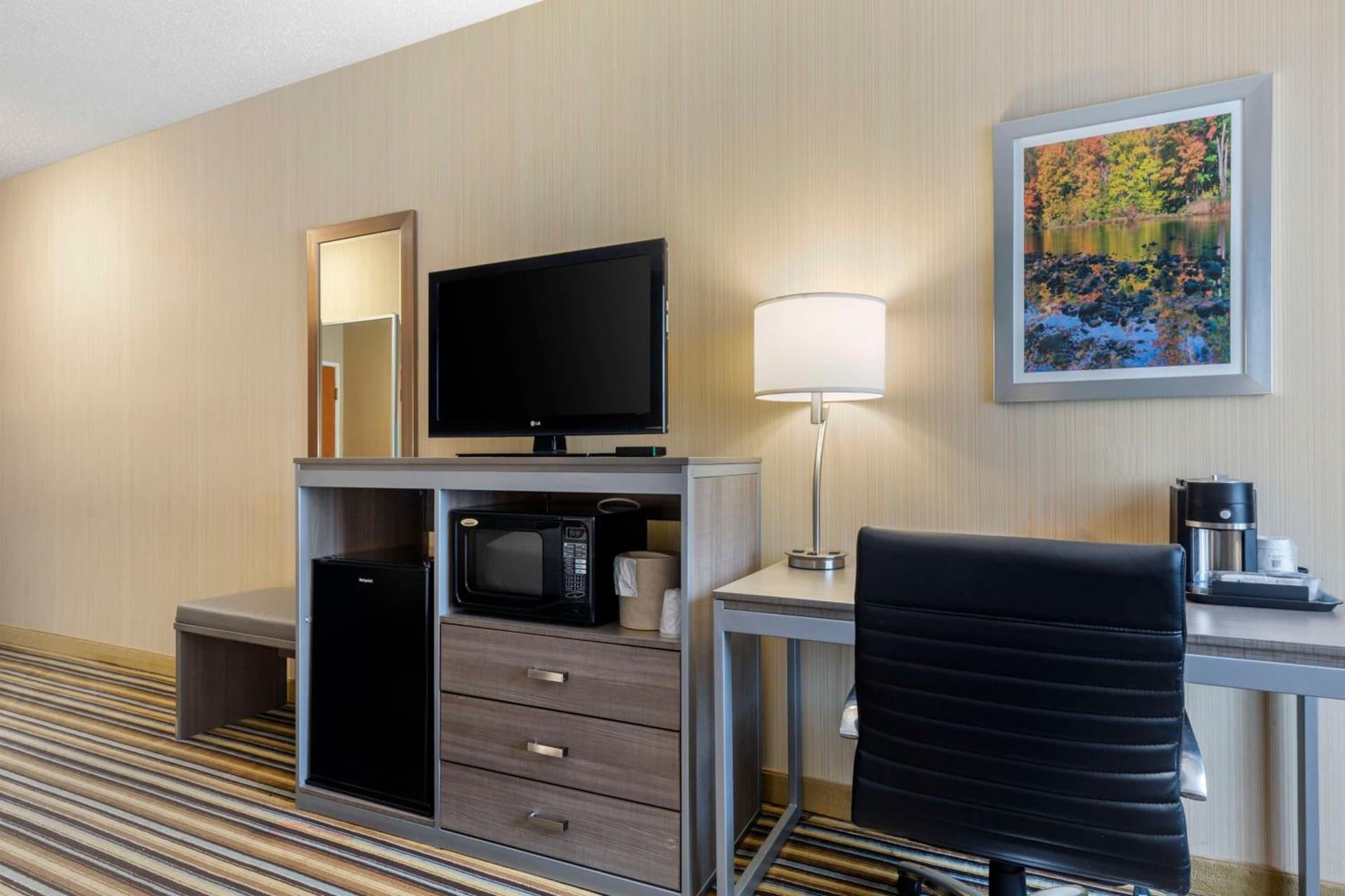 Best Western Plus New England Inn & Suites gallery photo in Berlin, CT — image 8