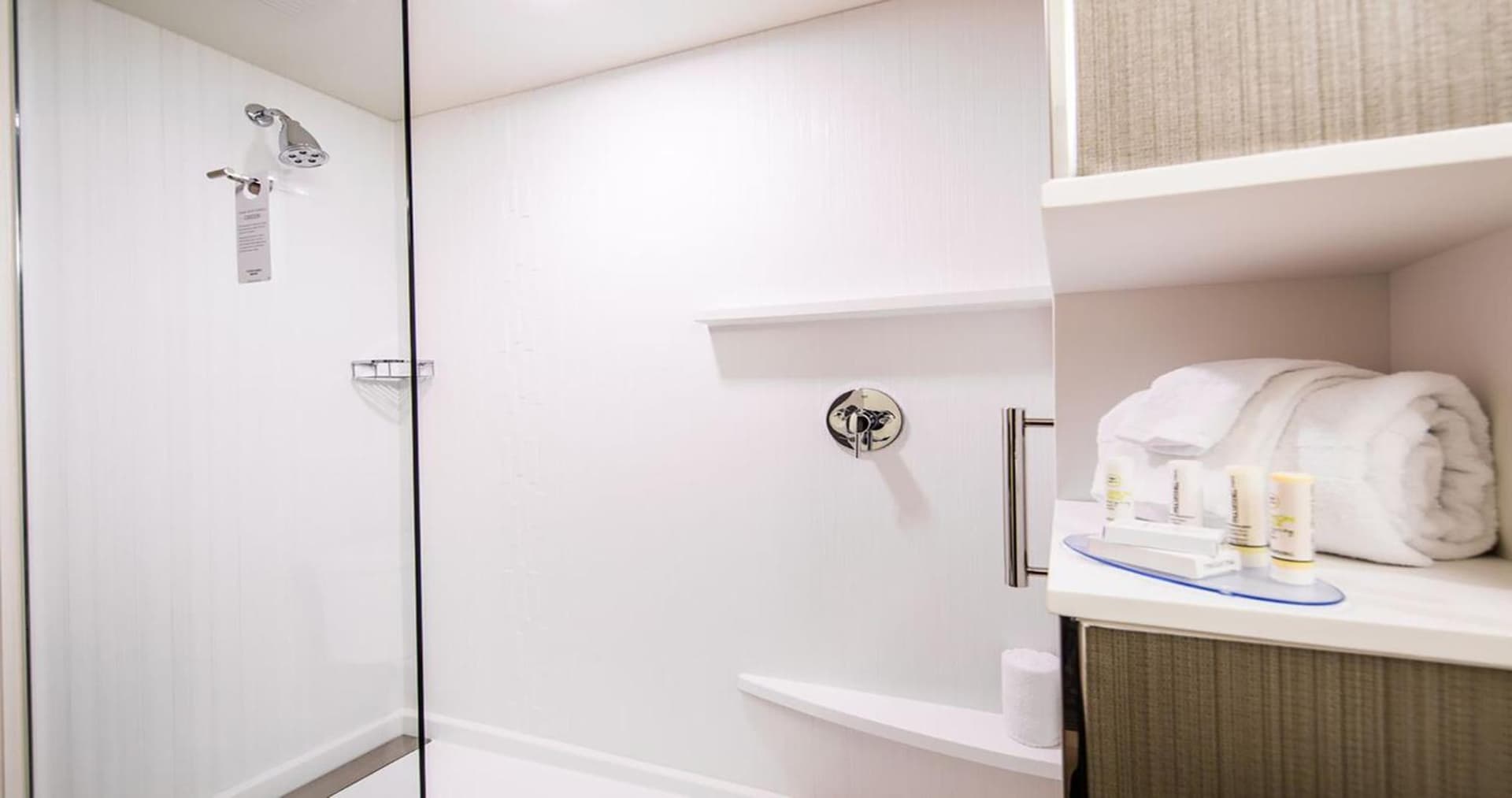Courtyard by Marriott Columbia Cayce interior in Cayce, SC — gallery photo 2