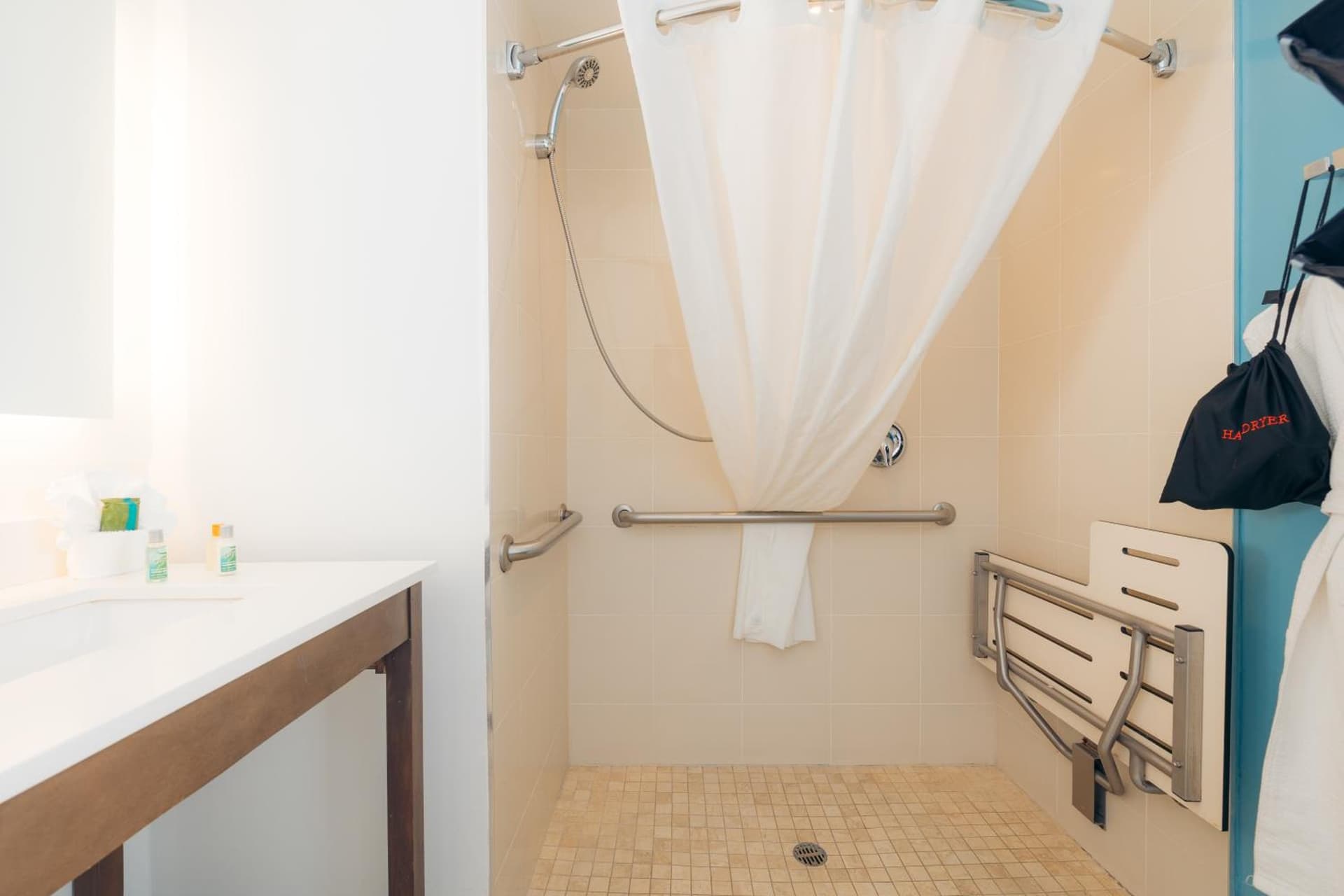The Cove Hotel gallery photo in Long Beach, CA — image 31