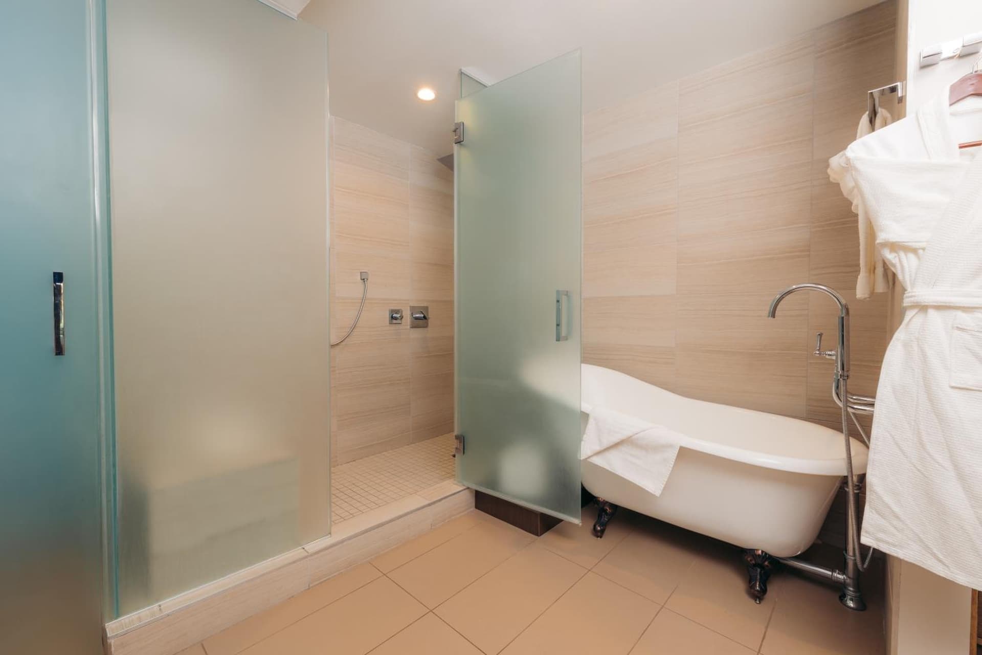 The Cove Hotel gallery photo in Long Beach, CA — image 10